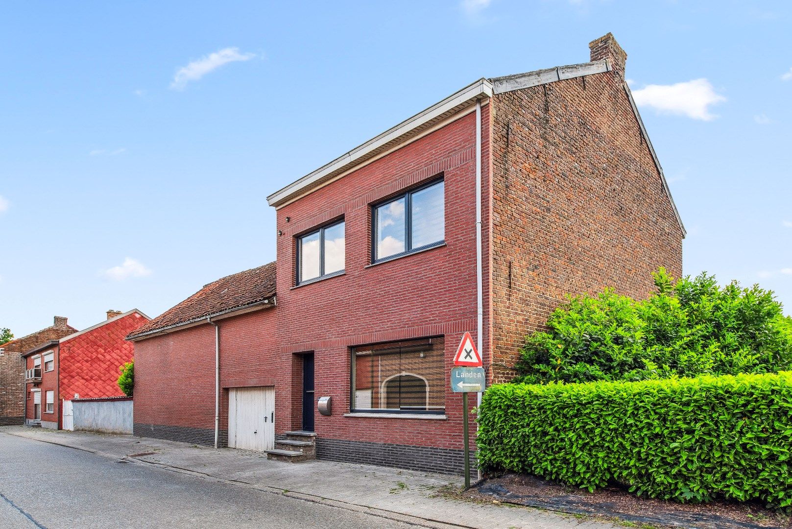 Verrassend mooie woning met 3 slaapkamers en schuur foto 2
