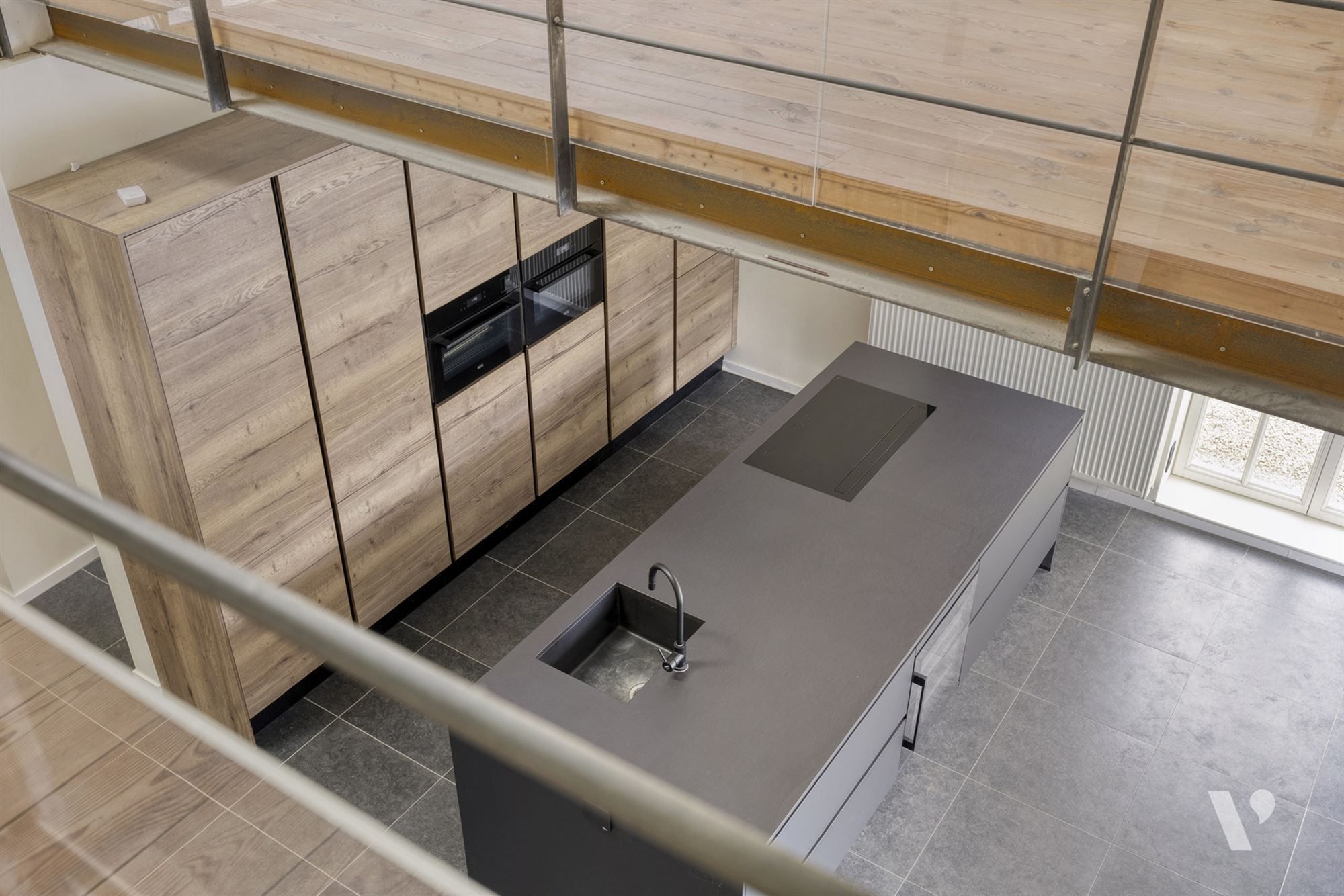 Prachtig gerenoveerde woning (279m²) met zwemvijver foto 24