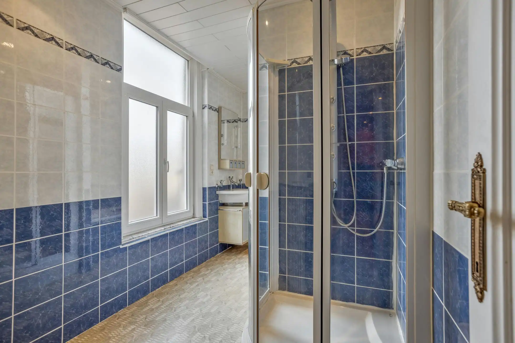 Handelspand met woning in centrum Veurne. foto 29