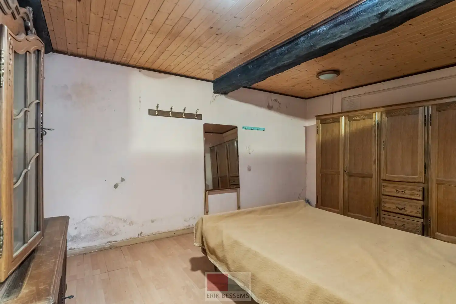 Unieke te renoveren investeringsopportuniteit met 7 mogelijke wooneenheden (huidige toestand niet vergund!), grenzend aan zowel de Millerdries als de Van Den Boschstraat in Riemst. foto 33