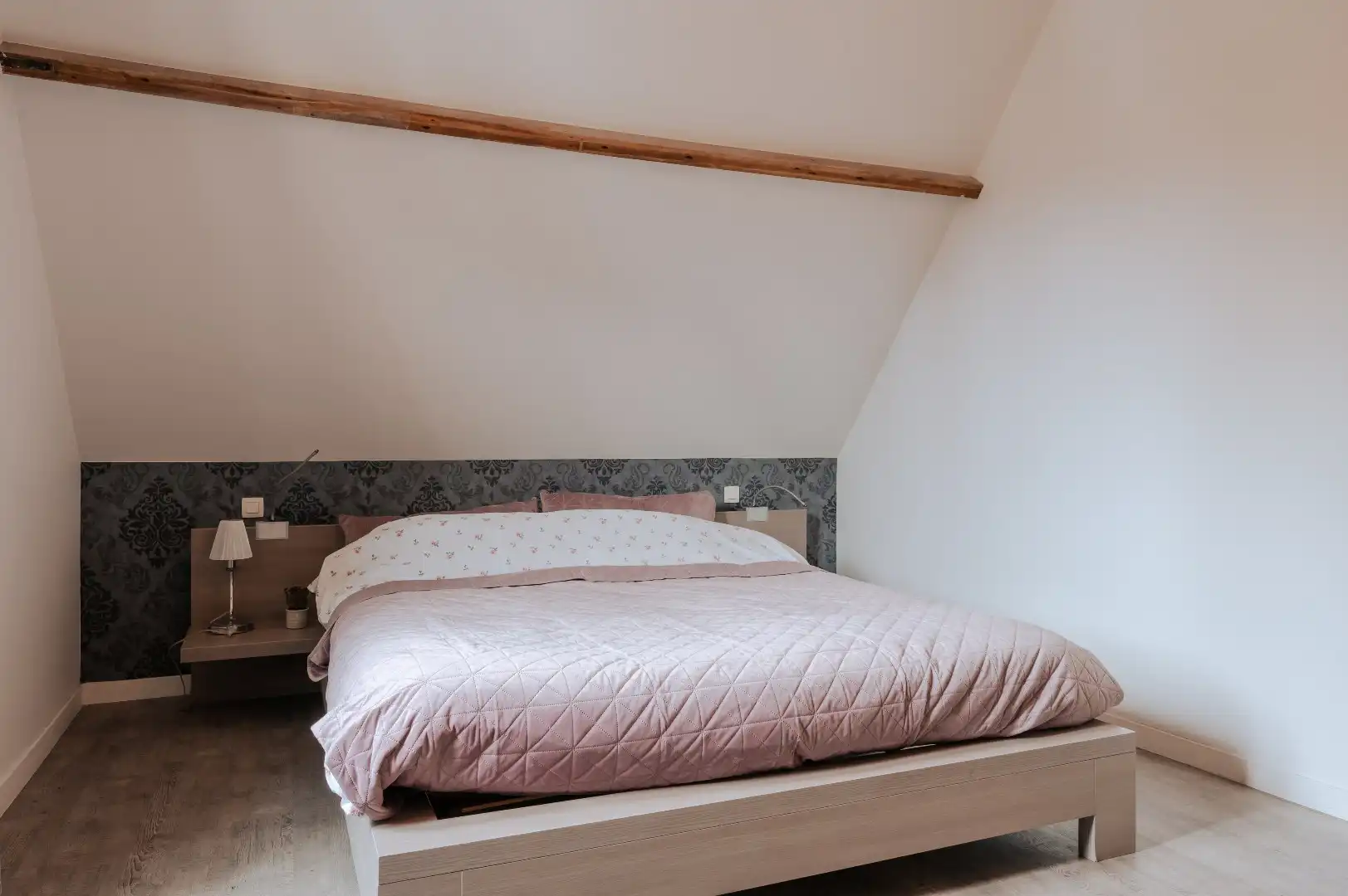 Prachtig duplexappartement in hartje Ieper foto 26