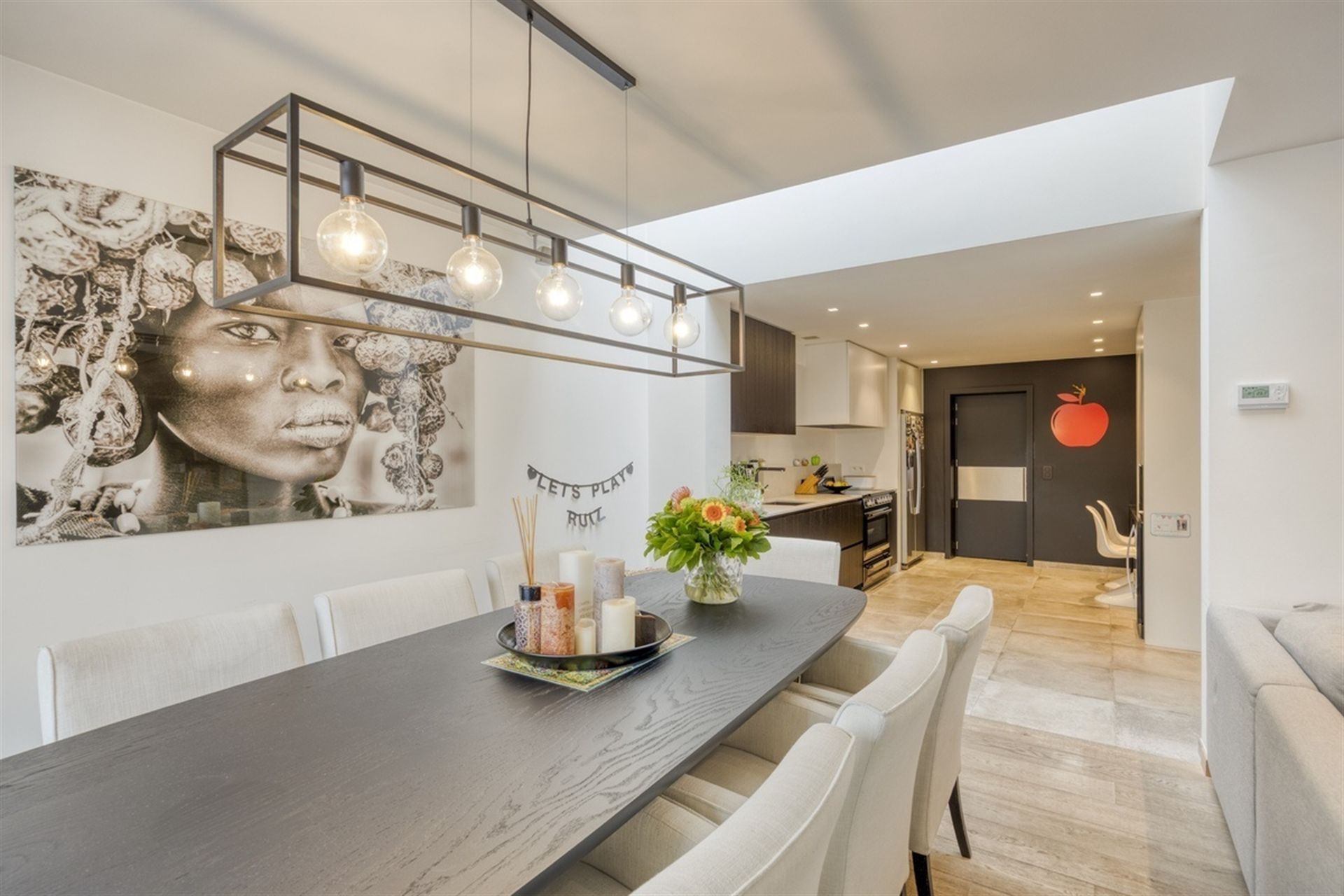 VERKOCHT BINNEN DE WEEK !!!!!    3-slaapkamerwoning in hartje Liedekerk foto 4