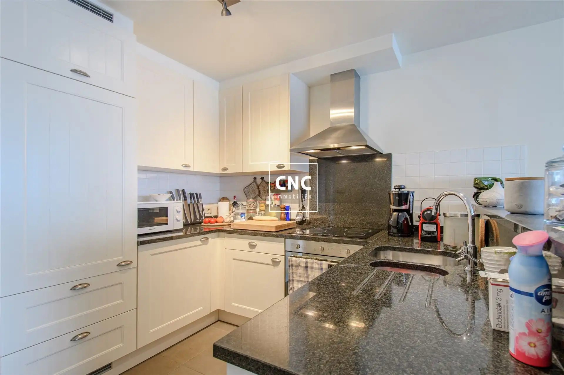 Mooi afgewerkt appartement op de Lippenslaan te Knokke te huur VOOR KORTE PERIODE  foto 3