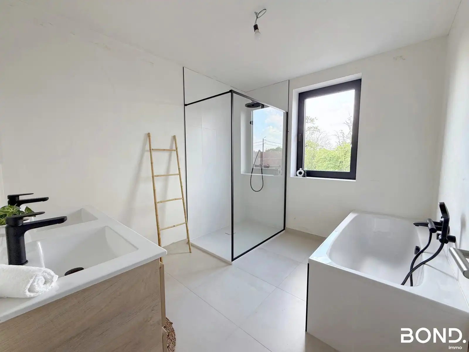 Instapklare nieuwbouwwoning op gunstige locatie!  foto 8