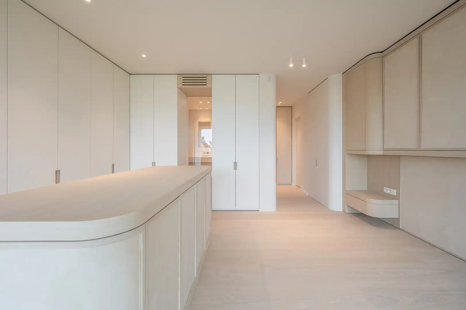 Luxueuze nieuwbouwvilla gelegen aan de rand van het Zoute, op slechts enkele minuten van de zee en het strand. foto 22