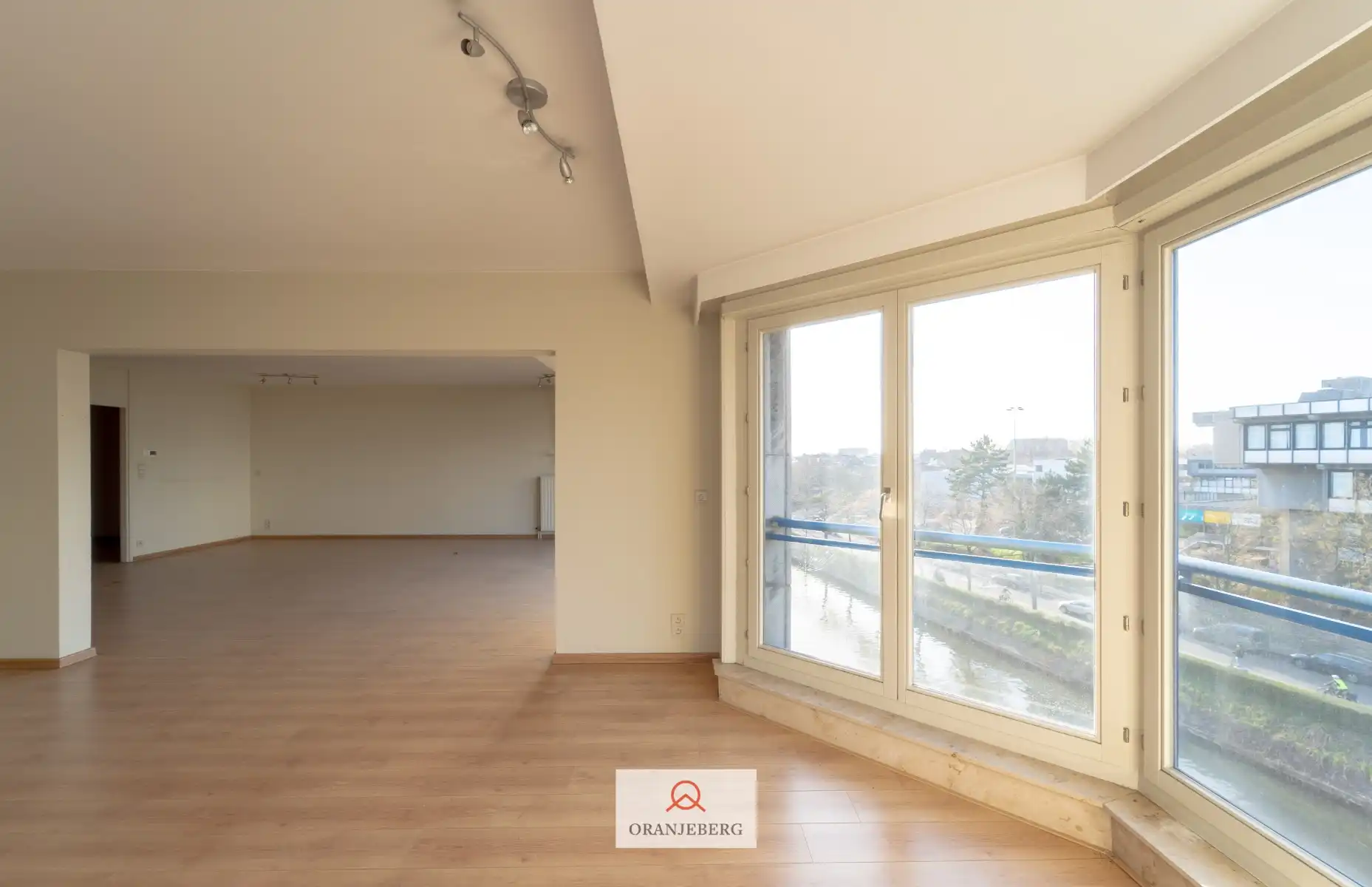 Ruim appartement met 4 slpk's, 2 badkamers en 2 terrassen foto 9