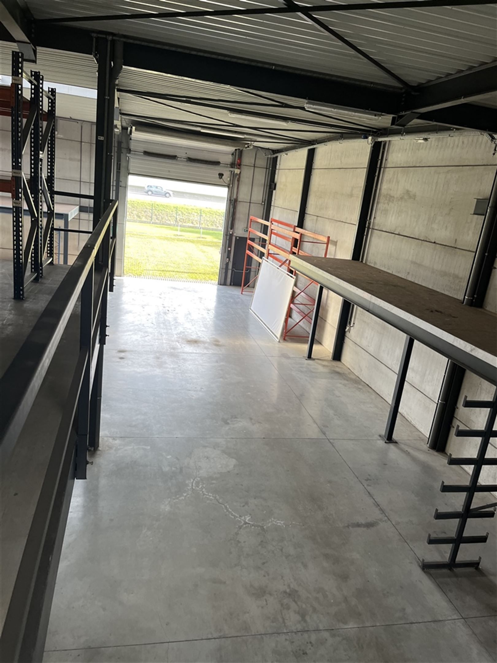Magazijn + kantoor op zichtlocatie langs E17 foto 12