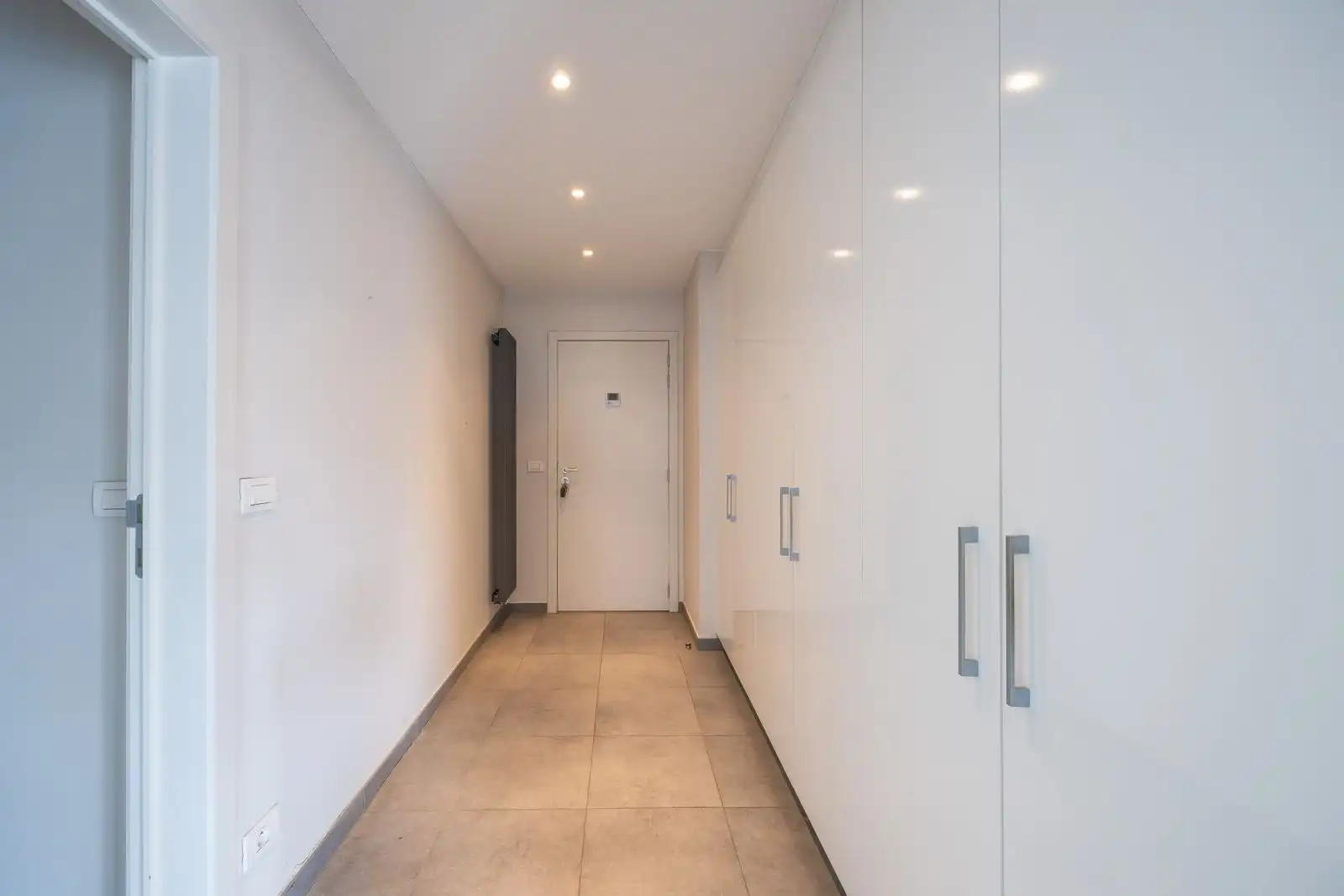 Ruim en instapklaar 3-slaapkamerappartement in hartje Oostende foto 8