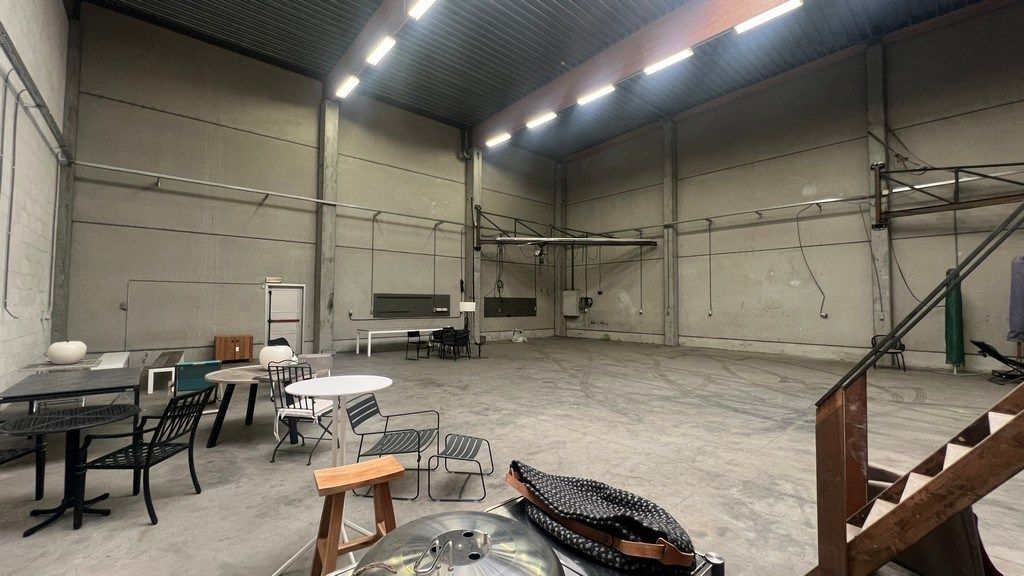 Magazijn met bureel te huur in Booiebos in Drongen foto 5