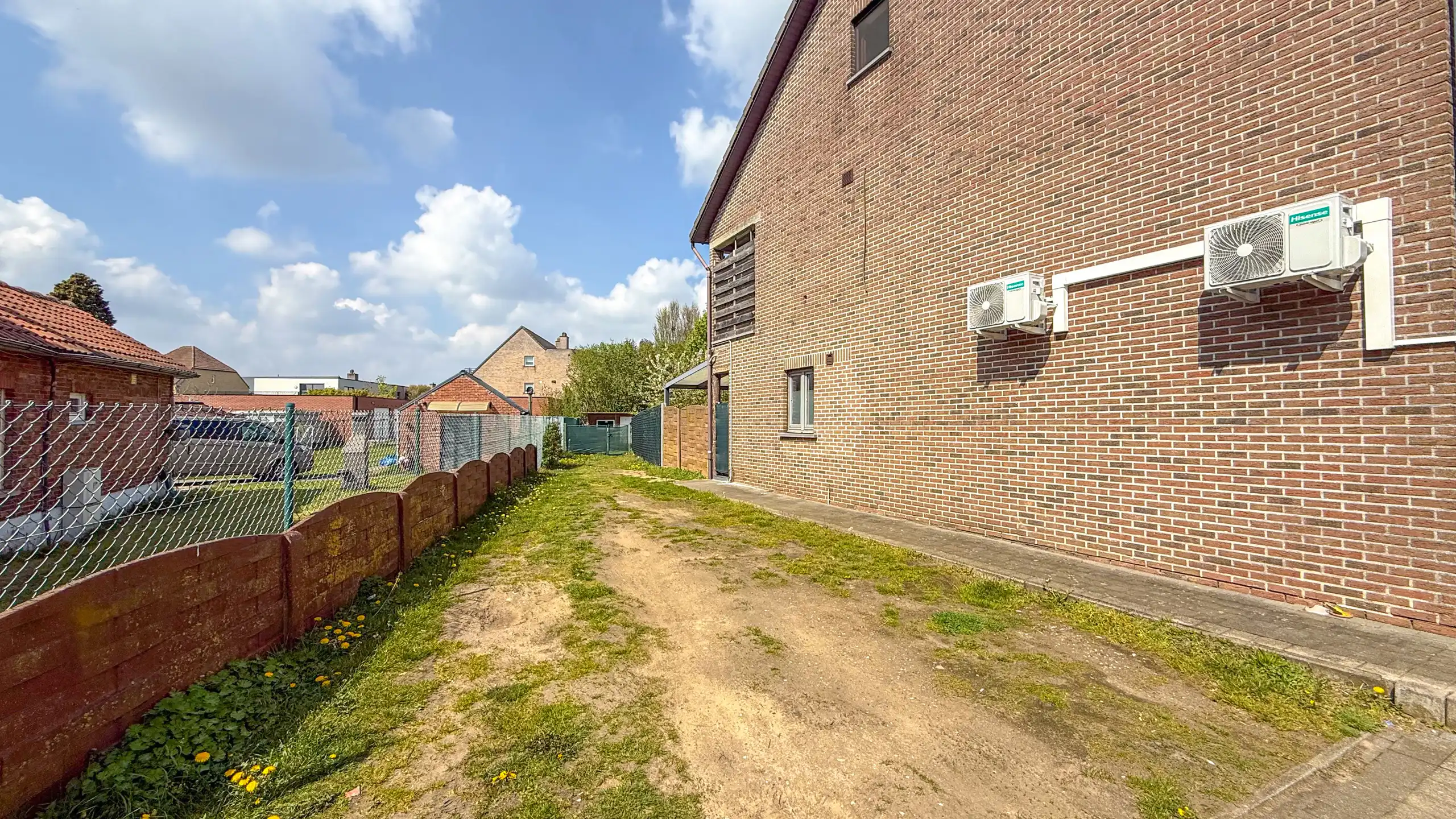 Ruim appartement met 3 slaapkamers en tuin nabij het centrum foto 22