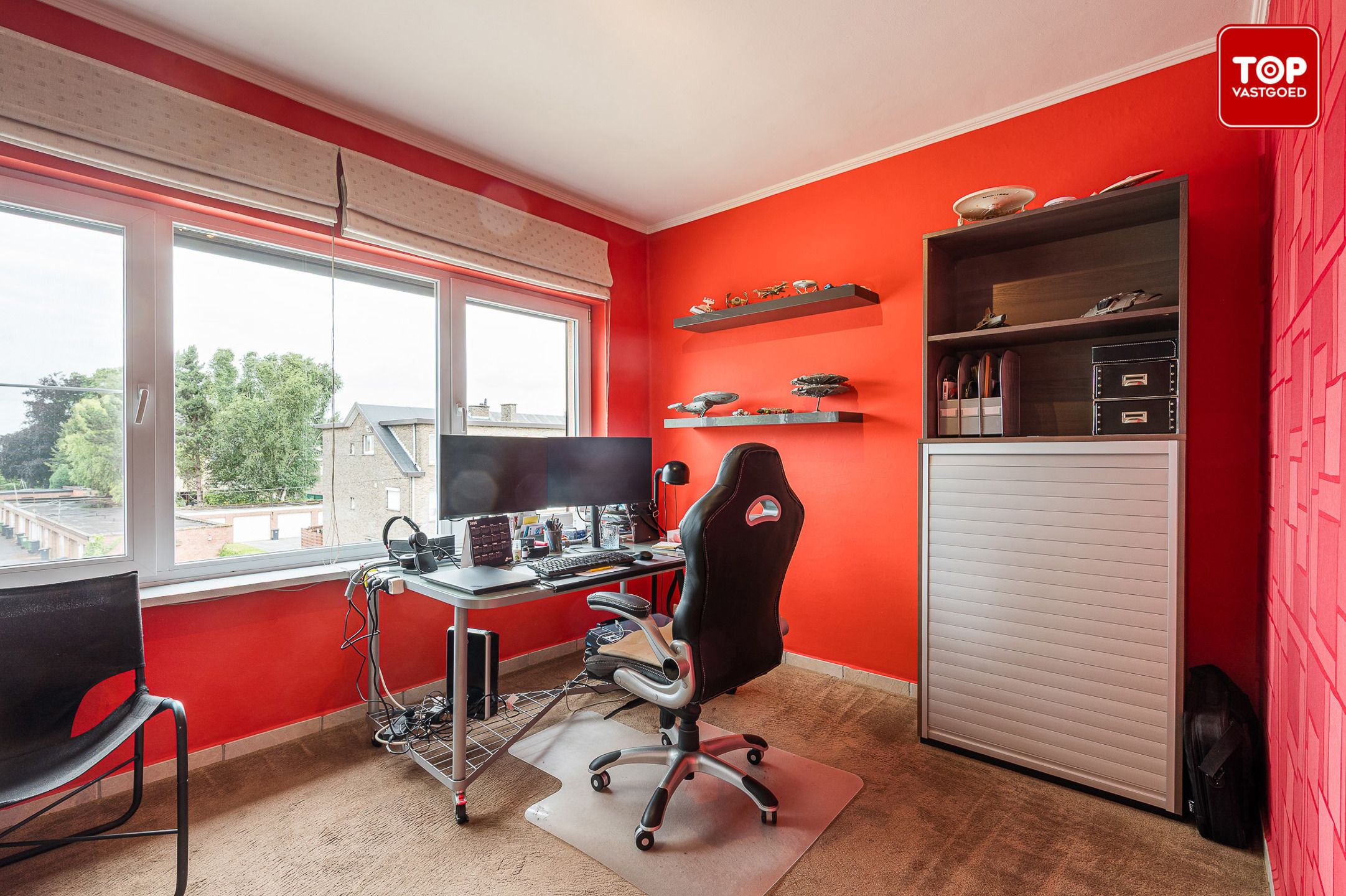 Instapklaar 2-slaapkamer appartement met garage en terras.  foto 14