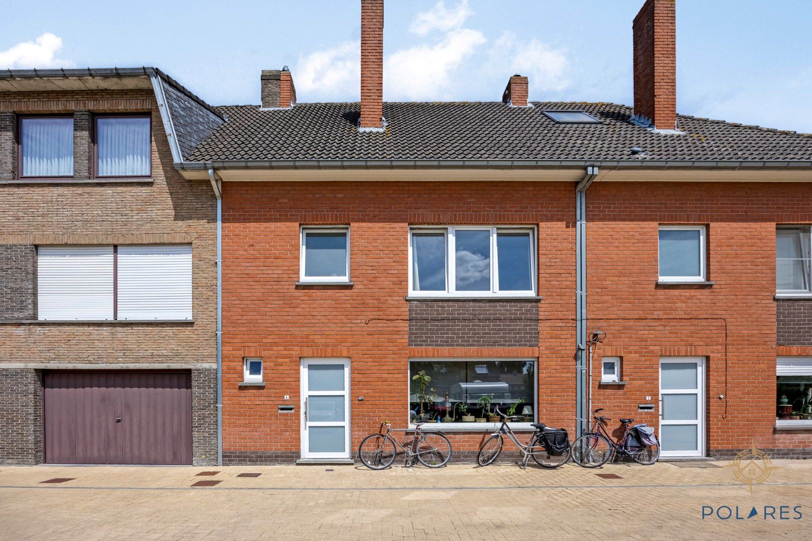 Hoofdfoto van de publicatie: Instapklare rijwoning met garage