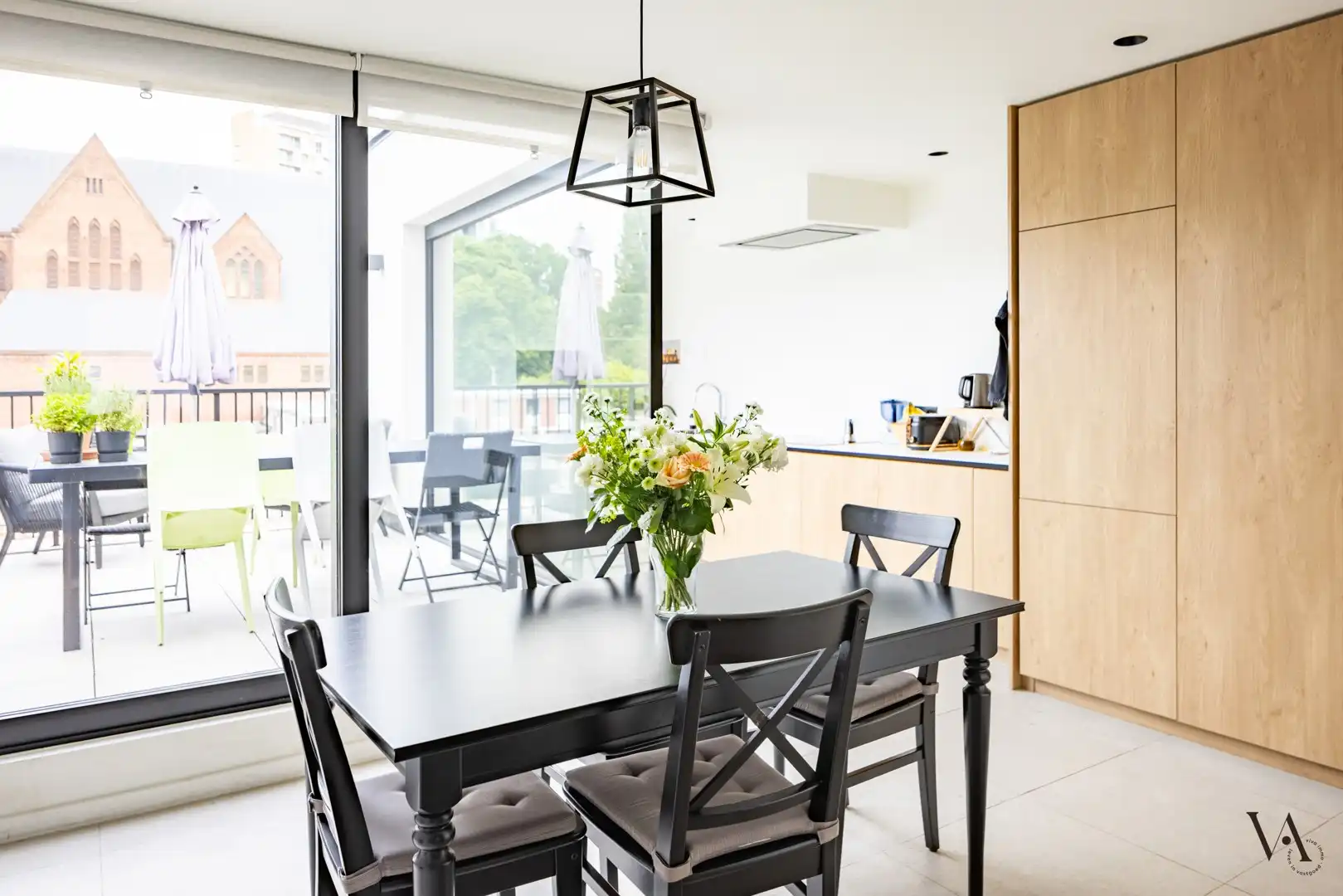Exclusief triplexappartement met 4 slaapkamers in gerenoveerde herenwoning foto 3