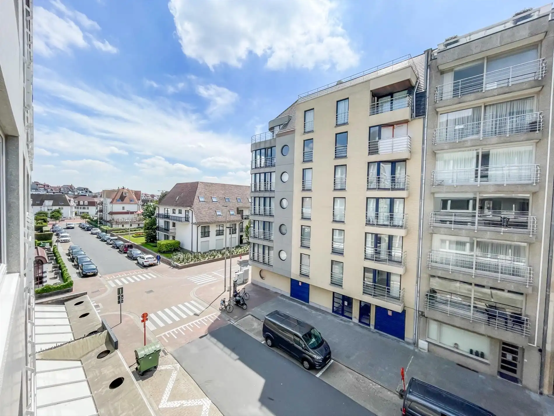 Zonnig, volledig gerenoveerd en ongemeubeld appartement gelegen in de buurt van het Rubensplein met zijdelings zeezicht. foto 15