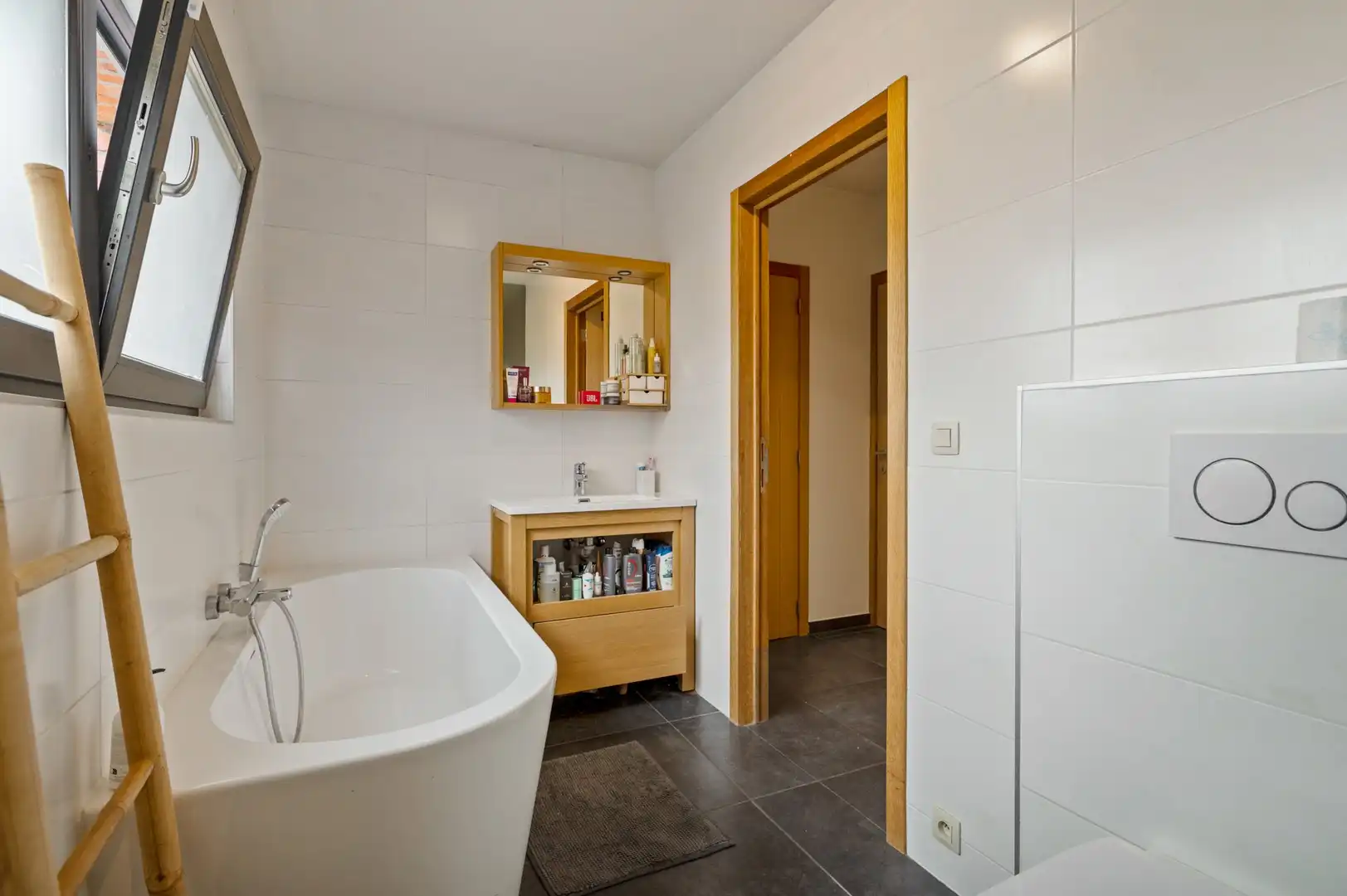 Energiezuinige woning met ZW-tuin en 3 slpks foto 12