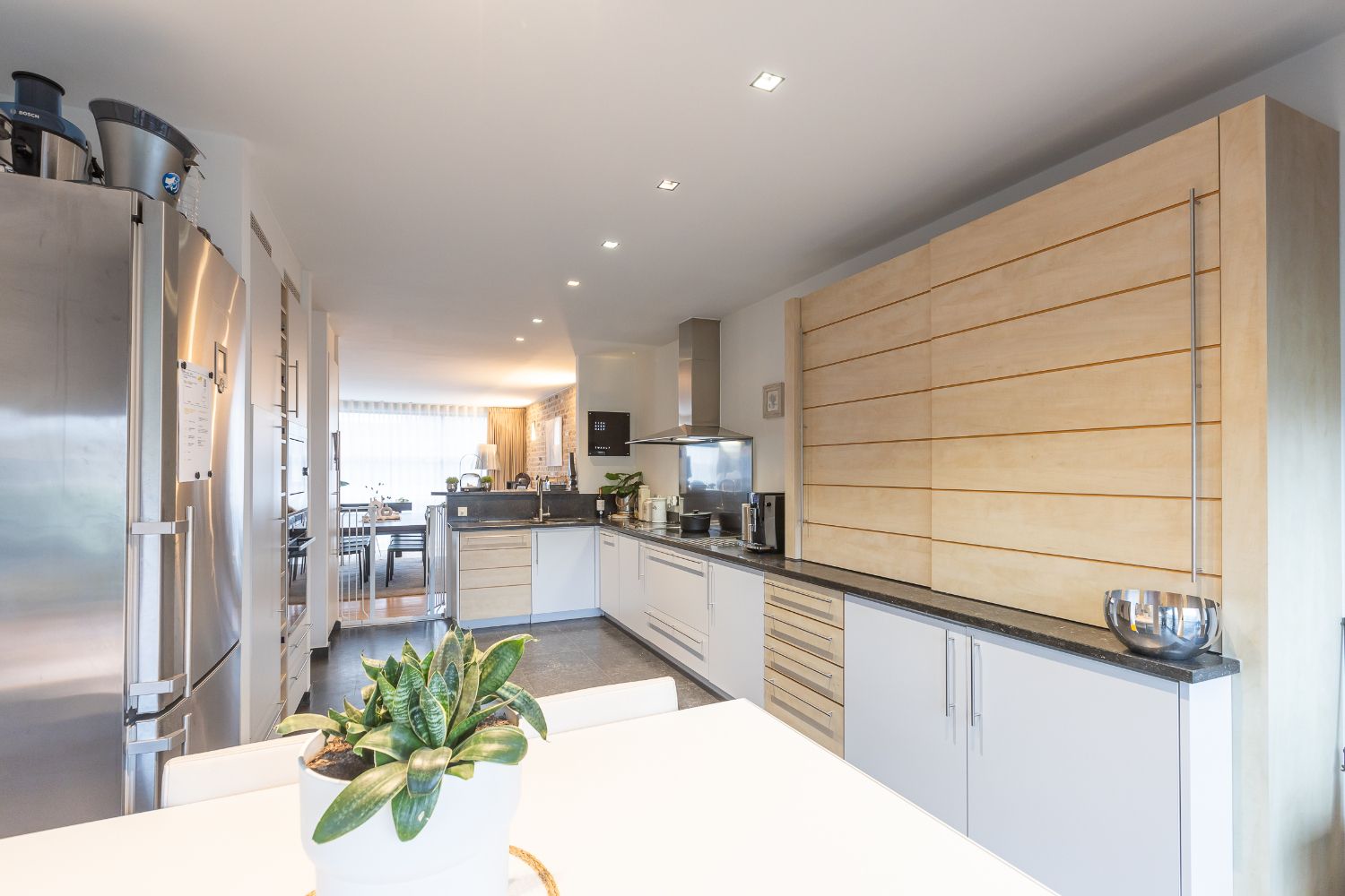 Moderne woning met handelsruimte op commerciële ligging! foto 14