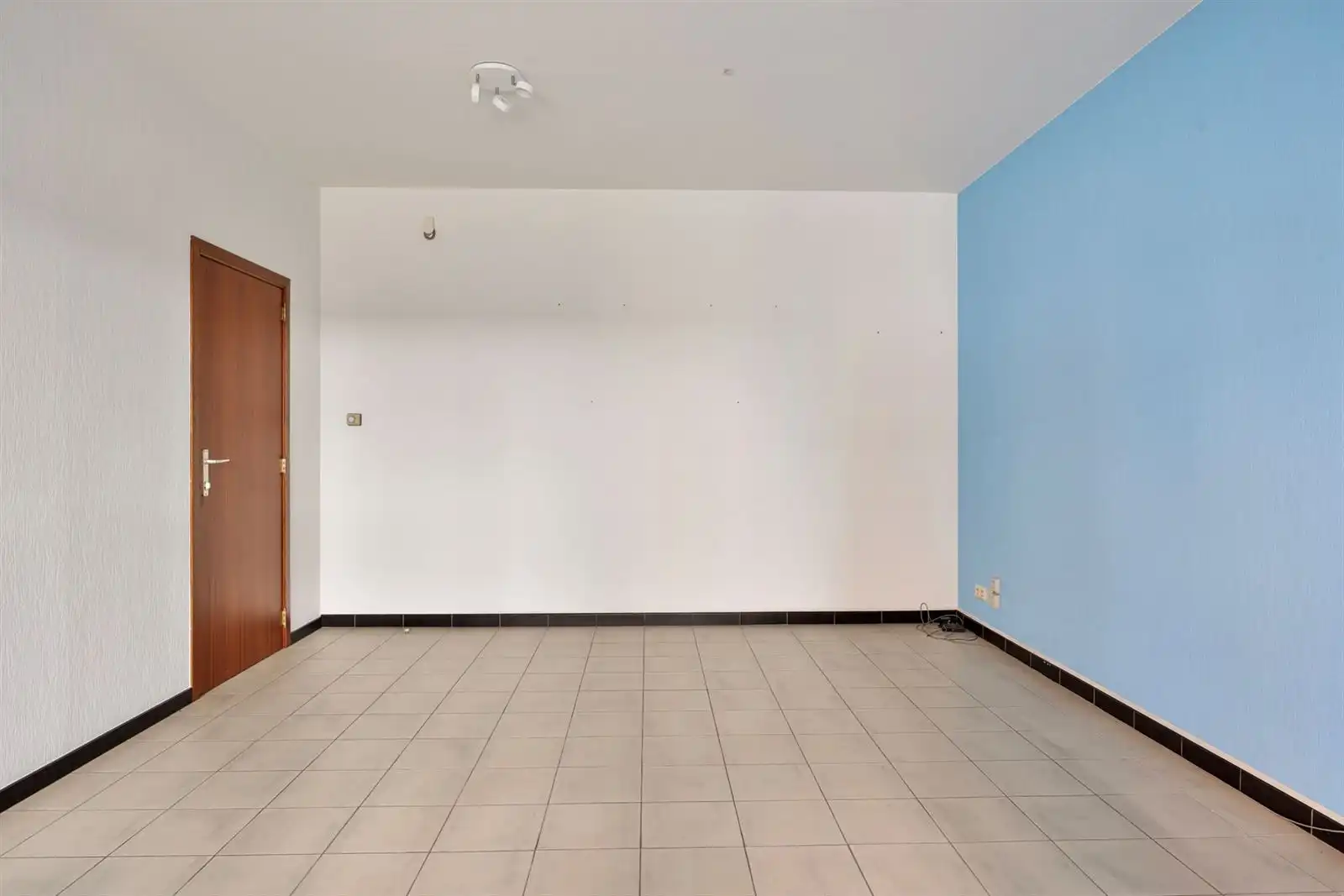 Kantoorruimte TE KOOP in het centrum van Lennik foto 6