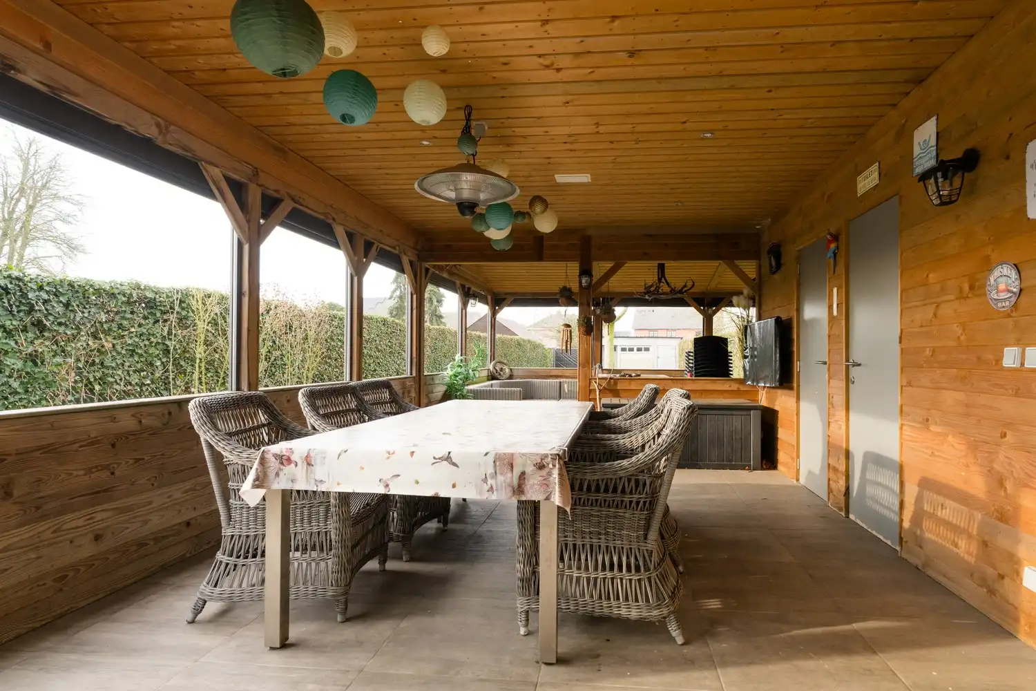 Bekende frituur met super mooi duplex appartement en zwembad te Achel foto 57