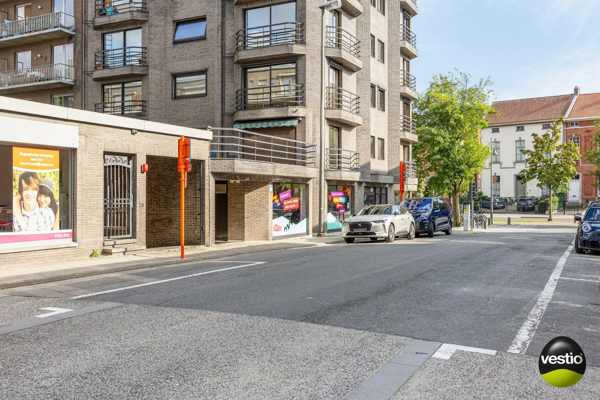 Leuke, gerenoveerde handelsruimte (ca. 80 m²) aan het Capucienenplein! foto 16