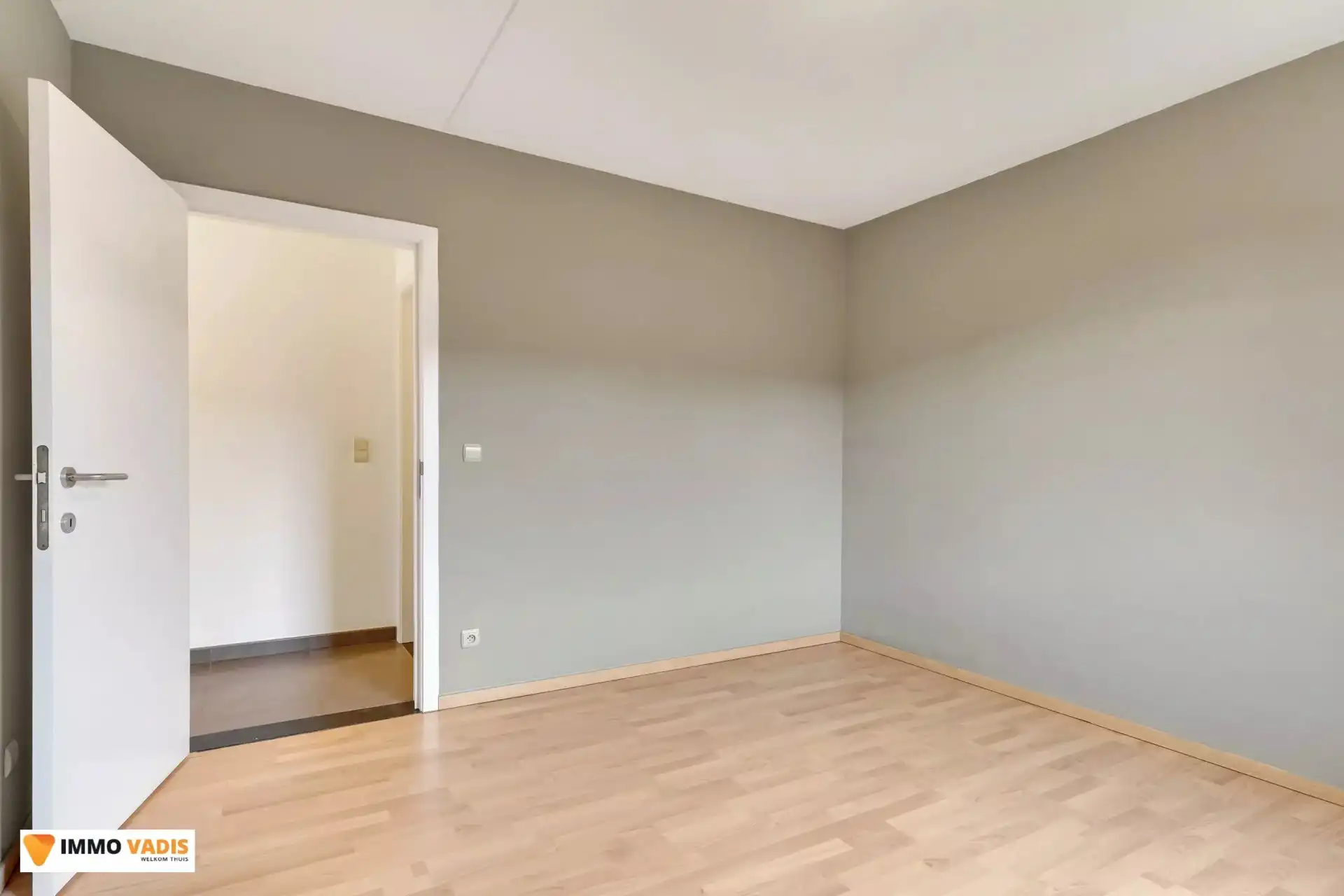 Goed onderhouden appartement met twee slaapkamers, terras en afgesloten parkeerplaats foto 10