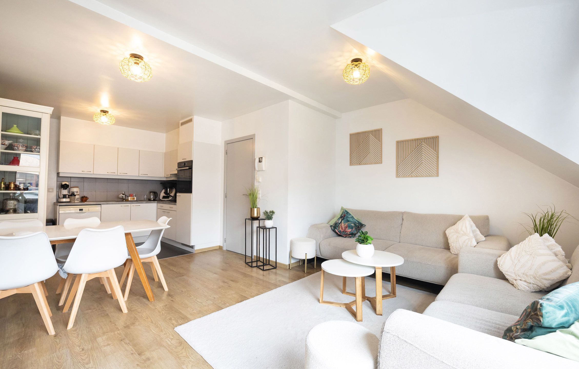 Appartement met 2 slaapkamers + P foto {{pictureIndex}}