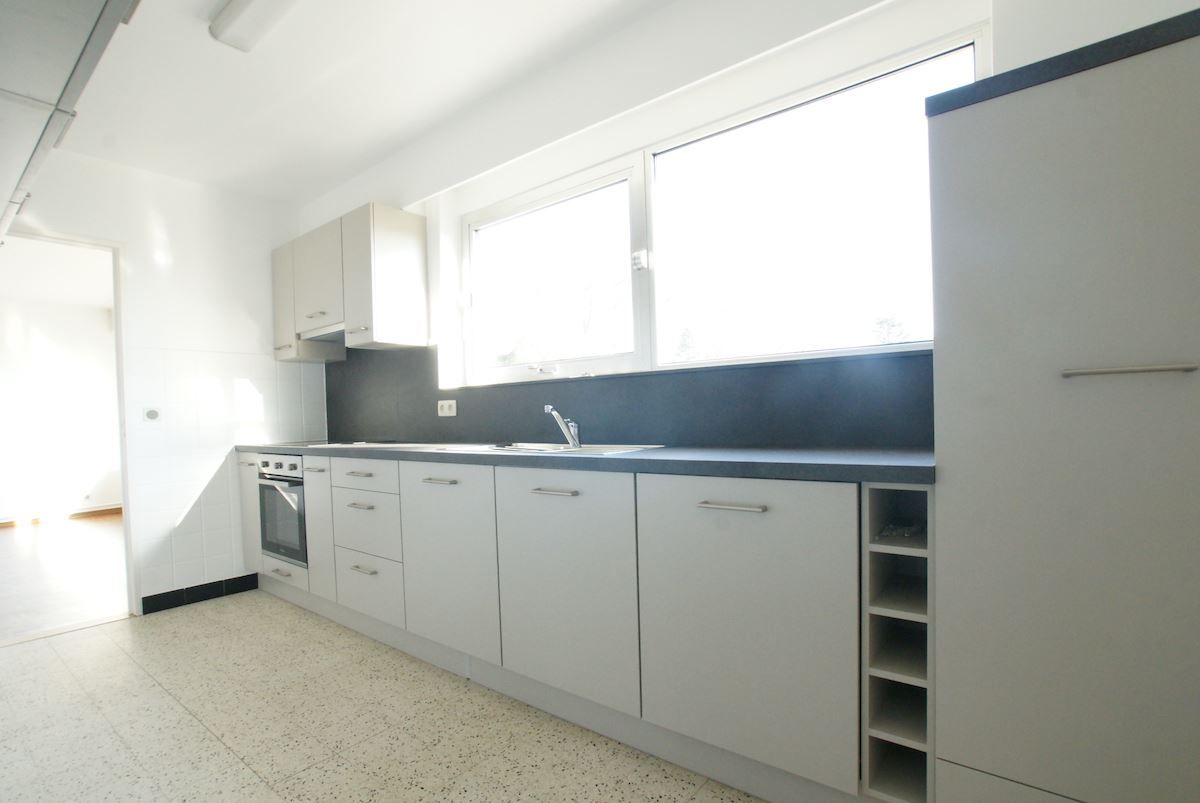 Ruim dakappartement met terras foto 9