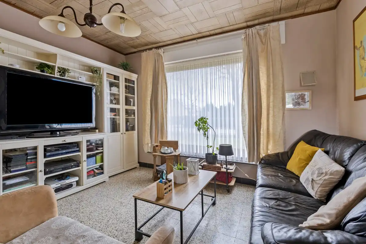 Renovatieproject te koop in Houthalen foto 4