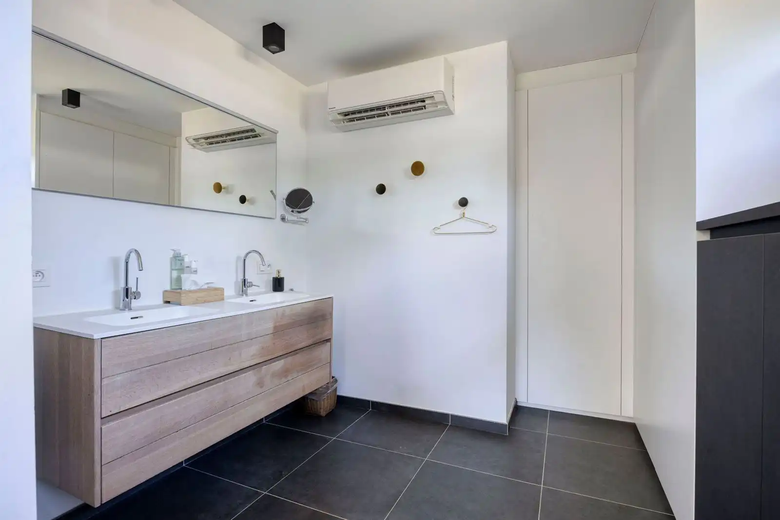 Luxe villa (320m²) met zwembad in Beersel (Alsemberg) foto 19