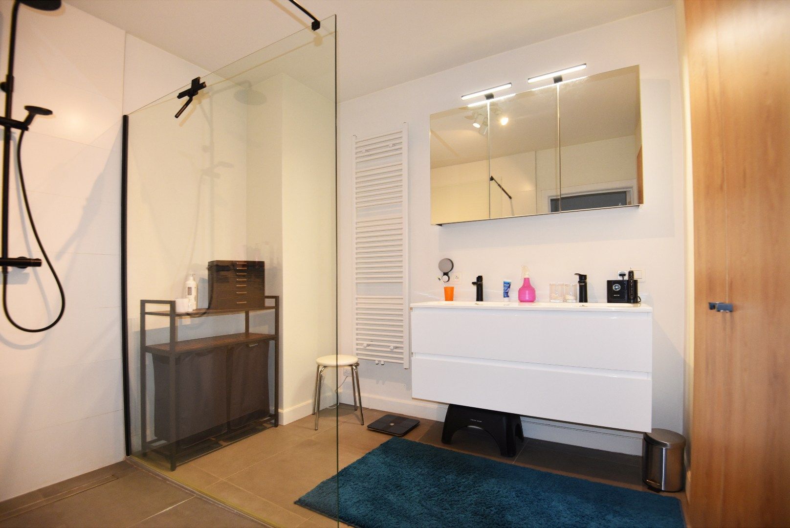 Gerenoveerde woning met 3 slaapkamers en tuin foto 8