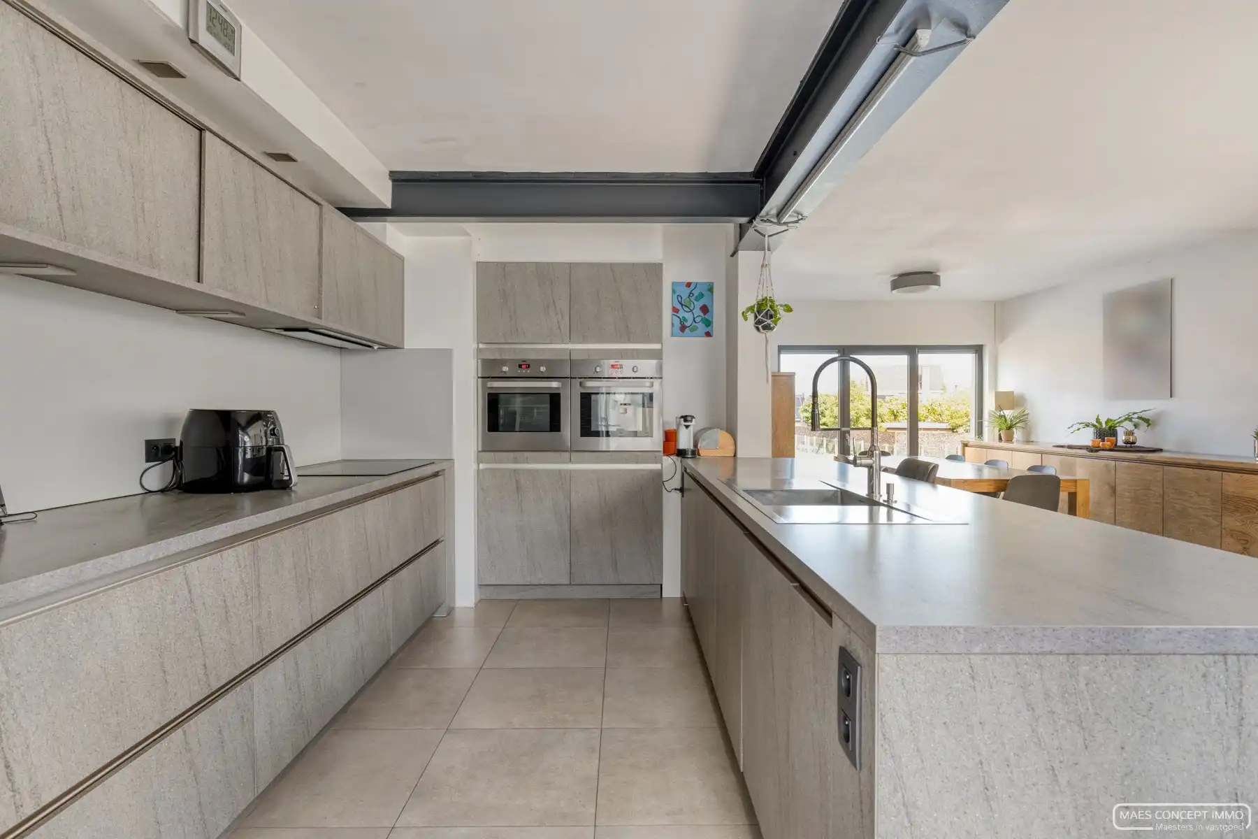 Ruime woning te koop te Waregem op strategische ligging foto 5