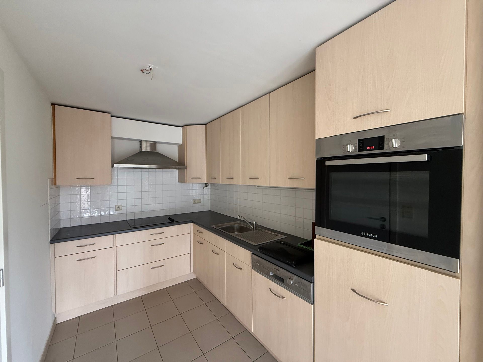 AAIGEM - Ruim appartement met groot terras én garage. foto 6