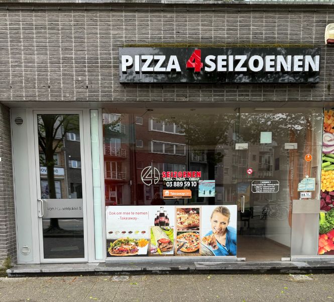 Handelspand in hartje Brasschaat foto {{pictureIndex}}