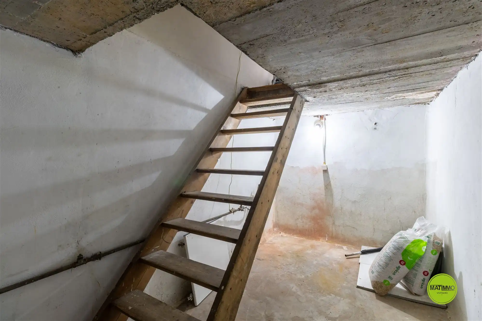 Karaktervolle woning met zuidgerichte tuin in Beringen foto 23