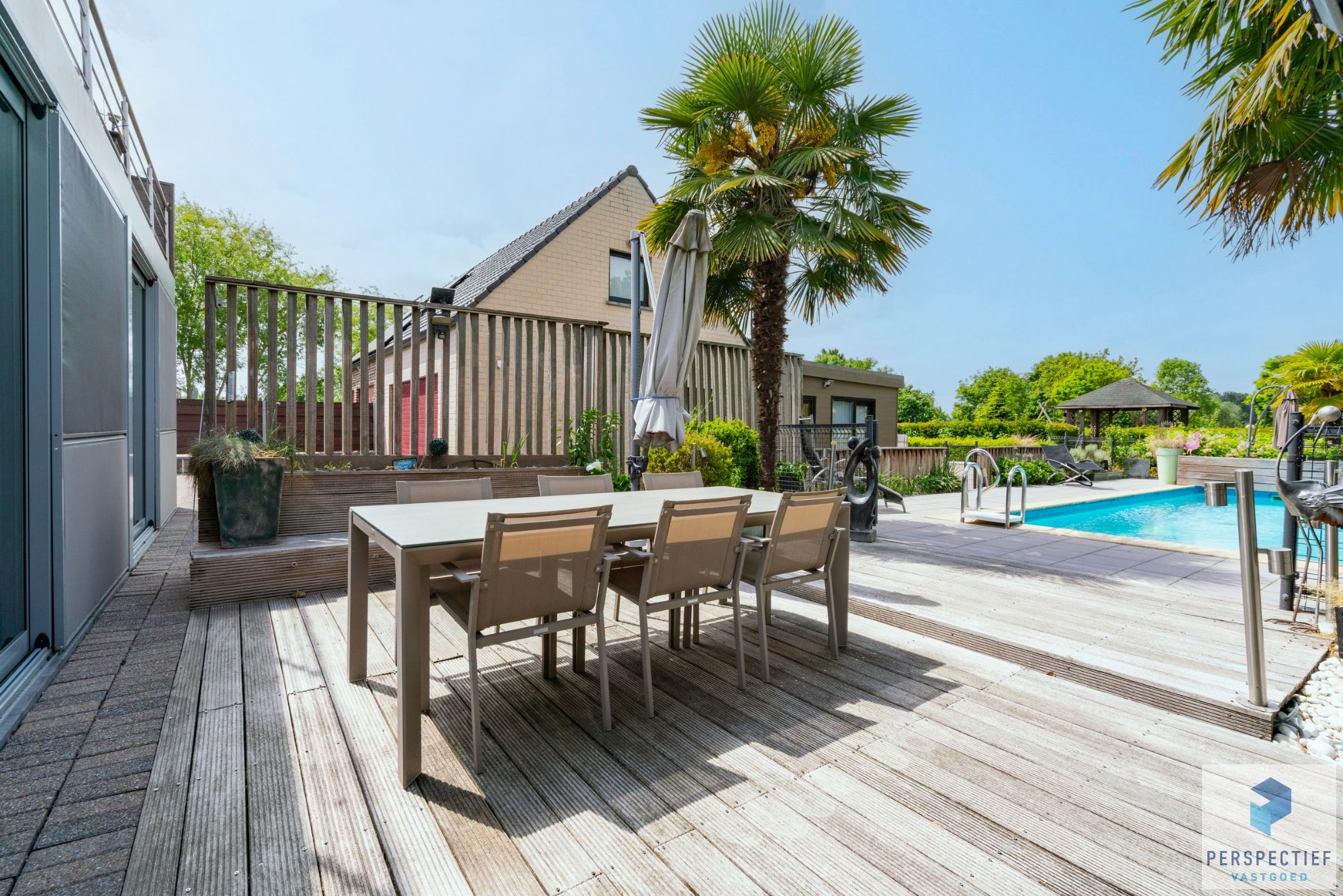 Handelspand met Winkelruimte, Magazijn en Woonst op 1.682 m² foto 5