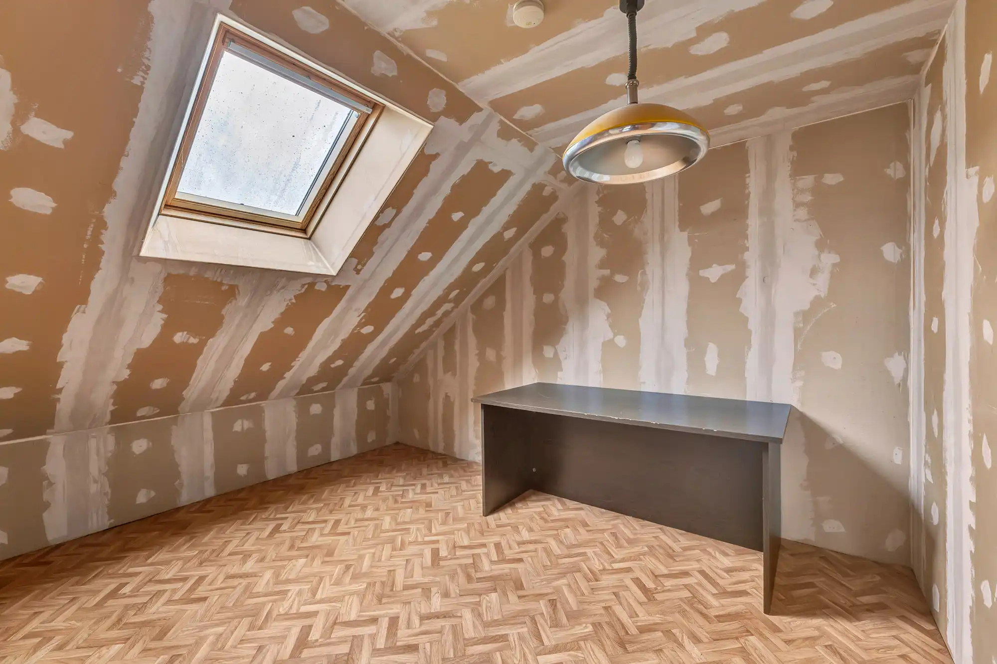 Te renoveren woning op 3a36ca met 3 slaapkamers en garage foto 10