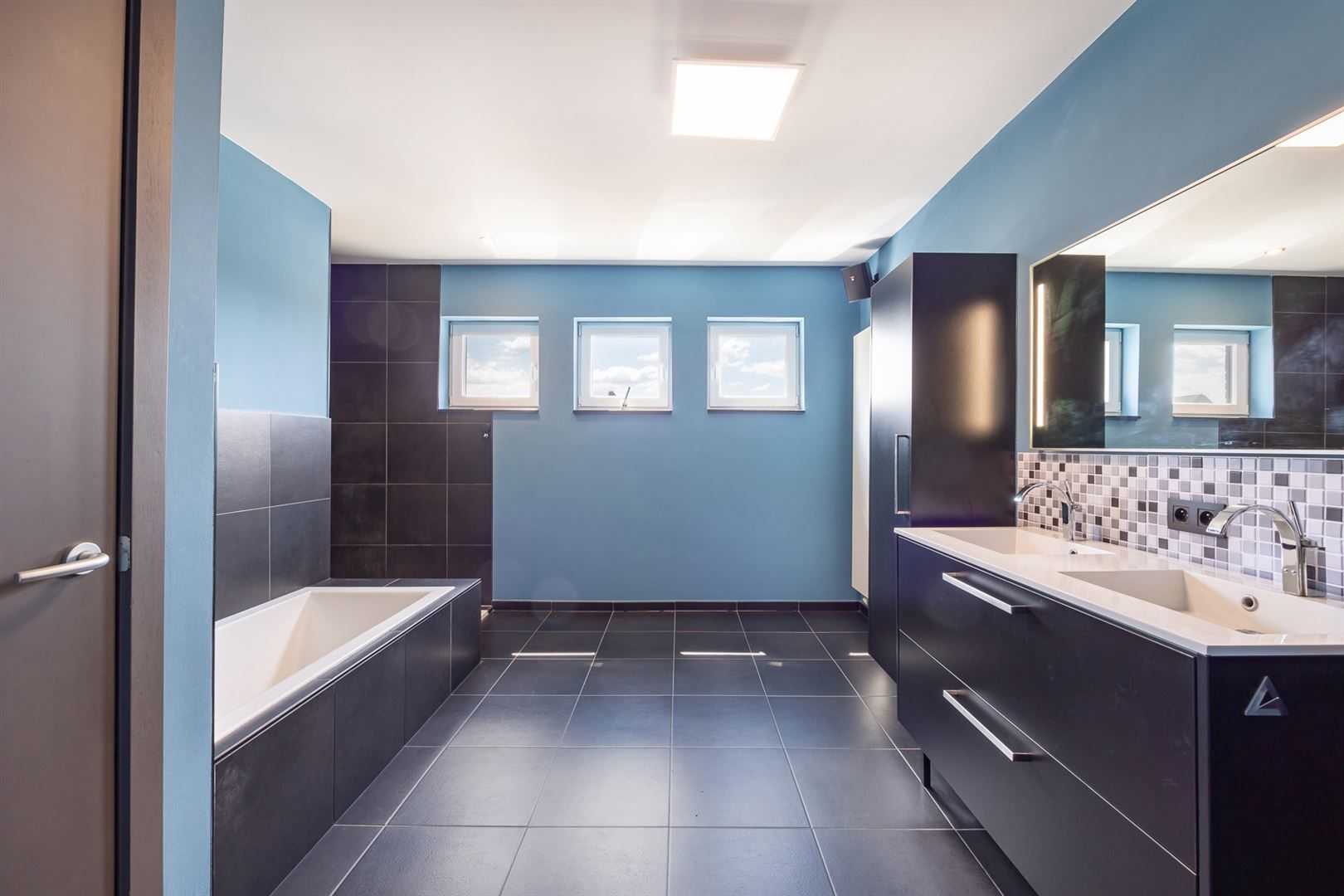 Topwoning! Ruime HOB met toffe tuin op centrale ligging! foto 12