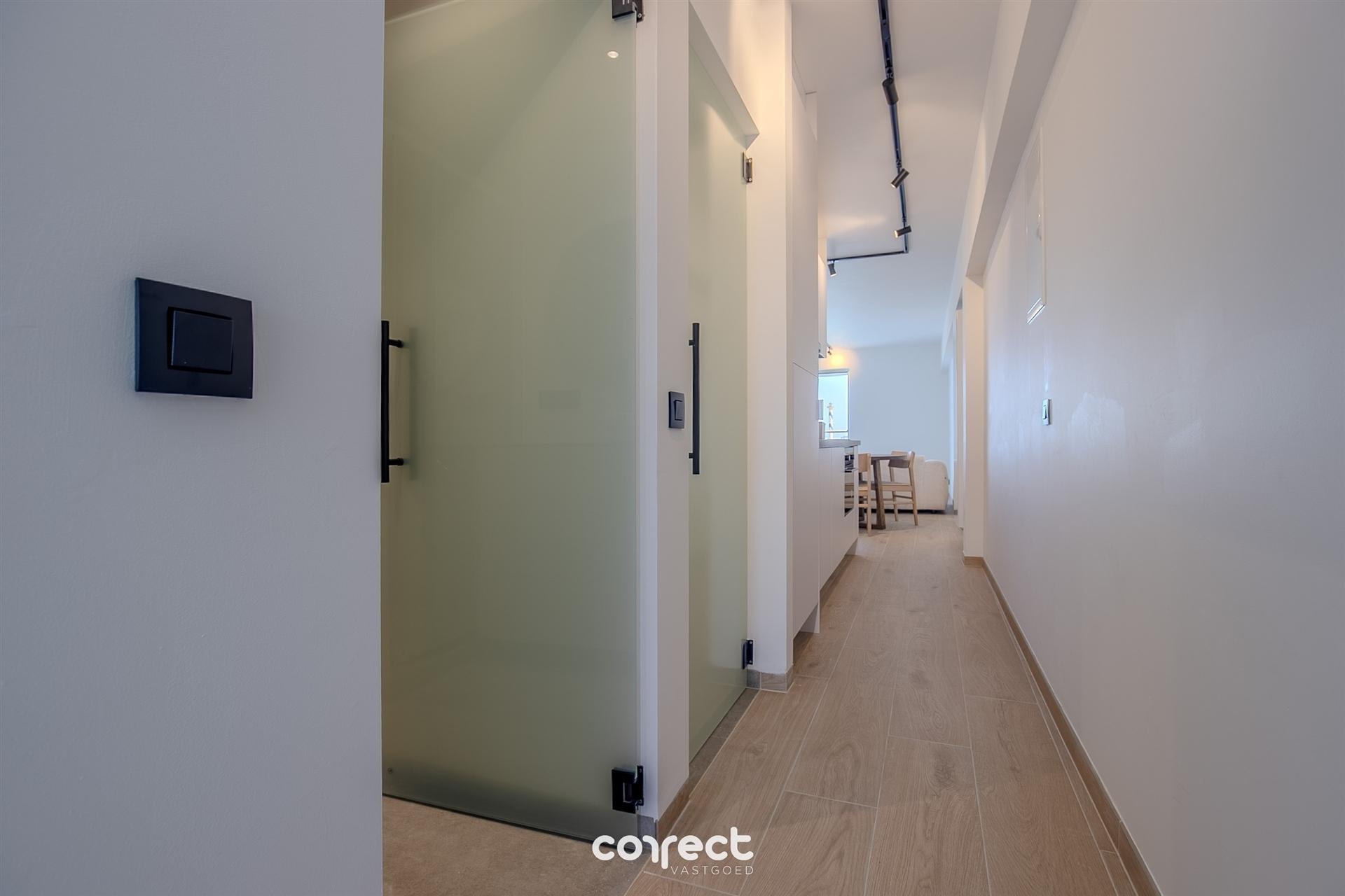 Kwalitatief gerenoveerd appartement op het bovenste verdiep. foto 6