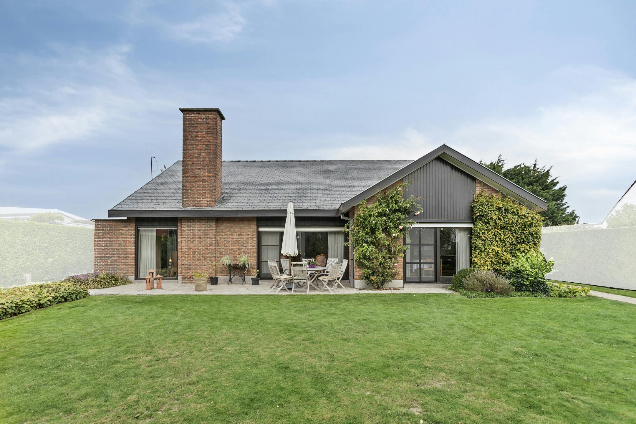 Gelijkvloers huis op ca. 1.417m² te koop in Sint-Baafs-Vijve foto 2