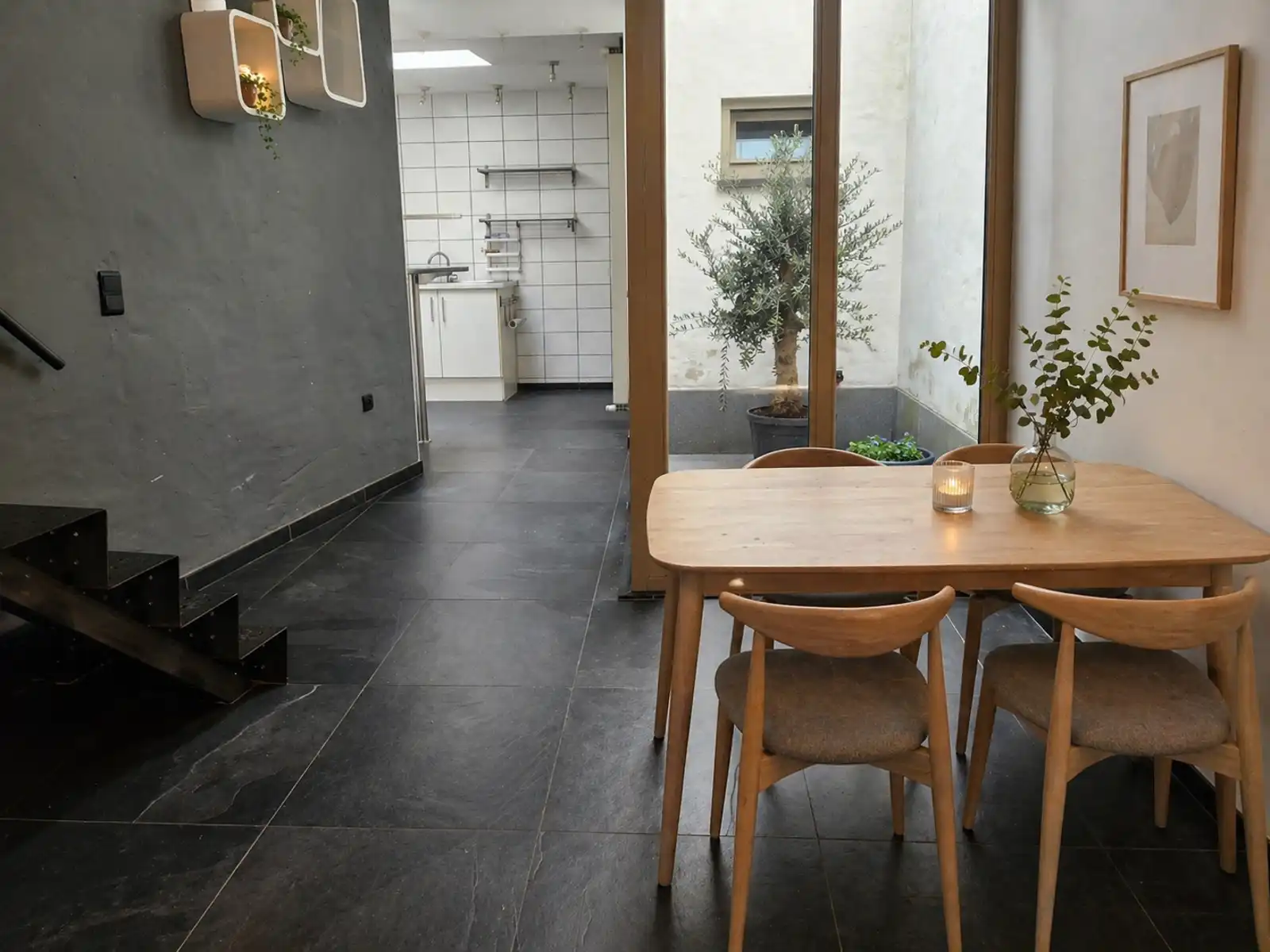 Toffe instapklare woning in hartje Mechelen met terras foto {{pictureIndex}}
