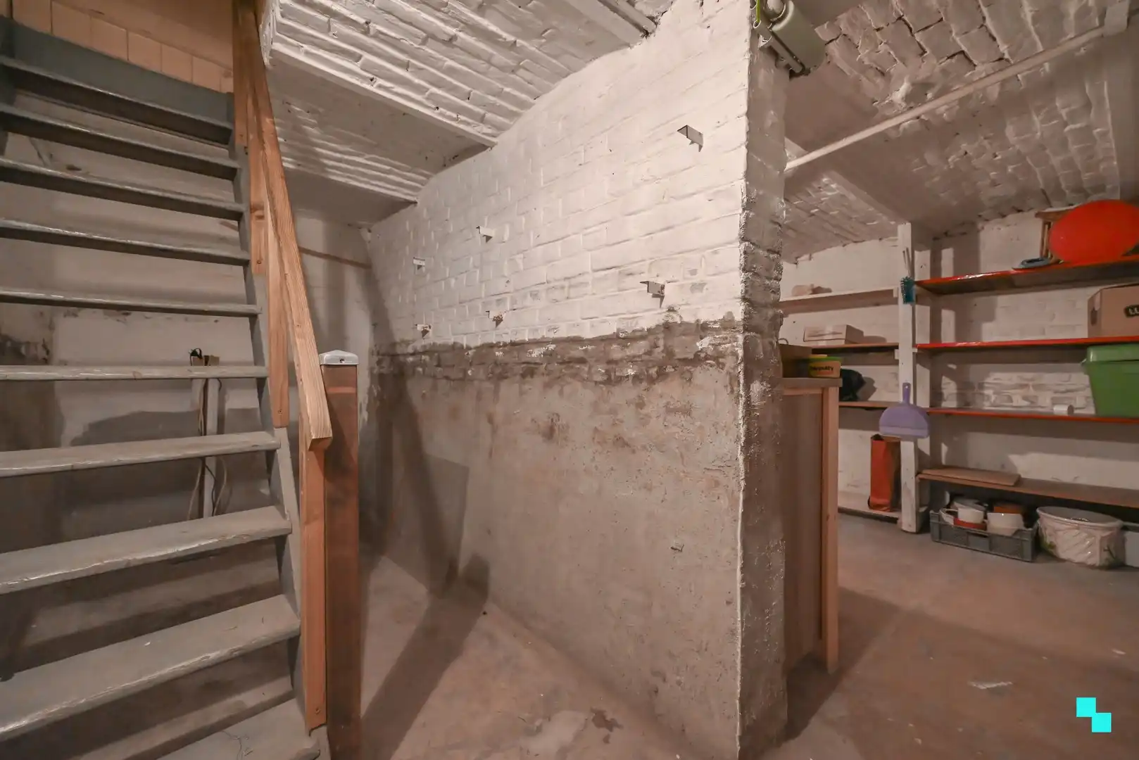 Centraal gelegen ééngezinswoning met vier slaapkamers te Izegem foto 8