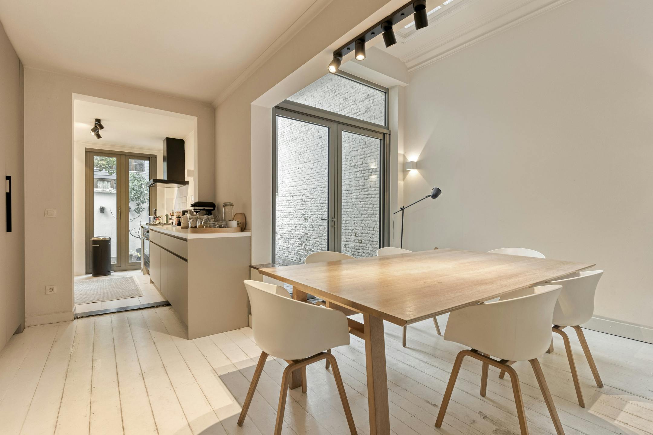 Ruim herenhuis te koop in Antwerpen foto 8