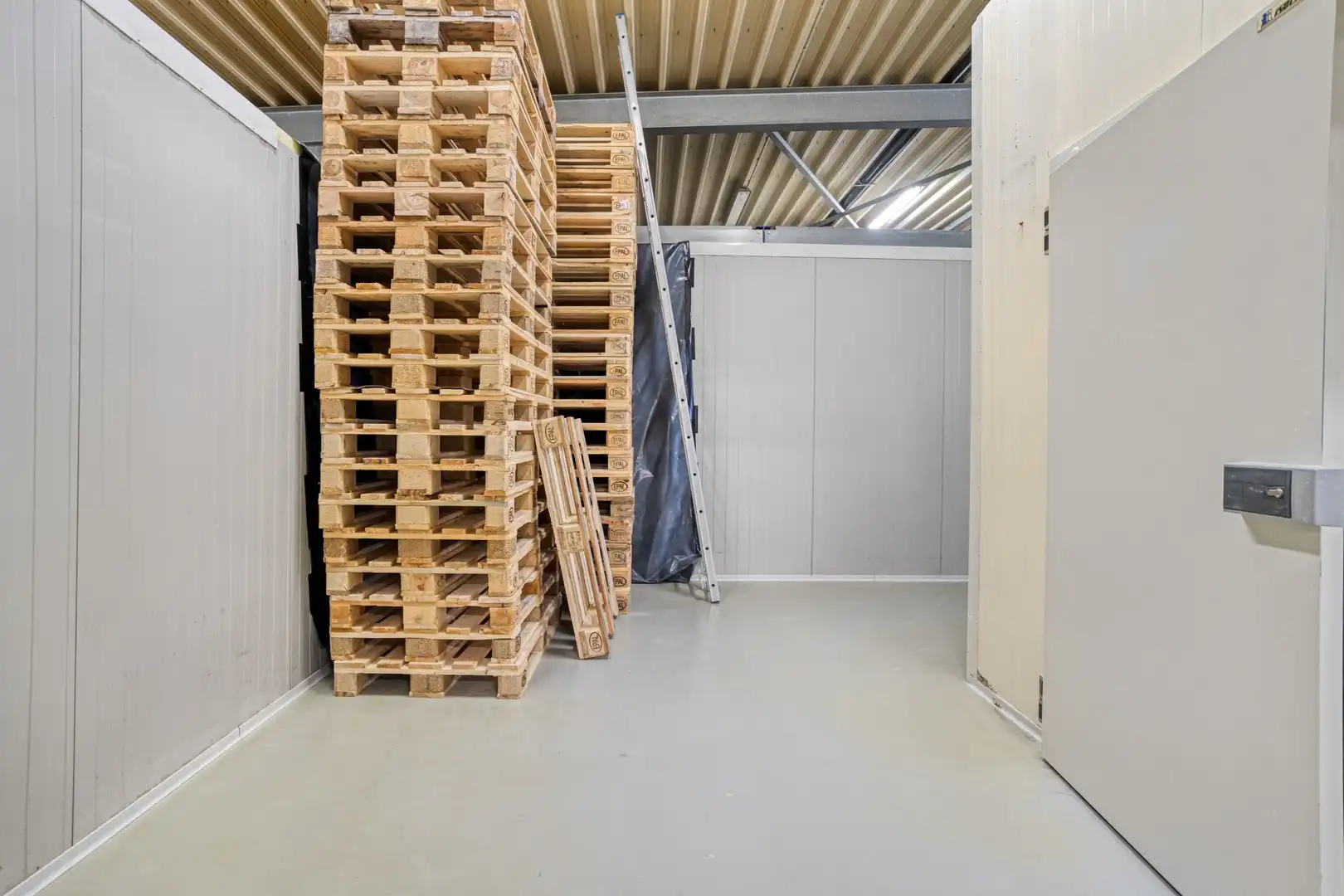 Instapklaar bedrijfsgebouw - ideaal voor voeding, bakkerij, confiserie en ruim loft-appartement te Blankenberge foto 21