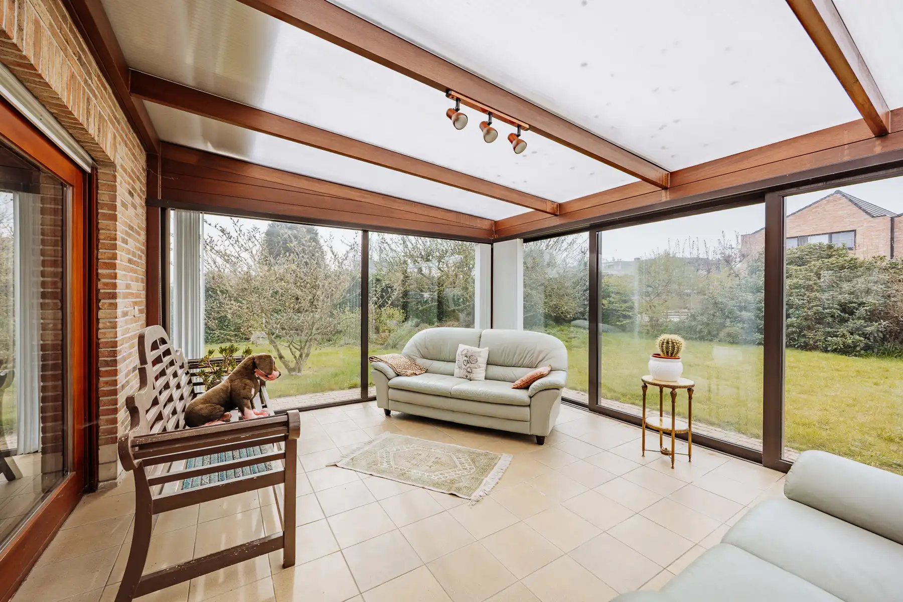 Prachtige instapklare laagbouwvilla op een zeer ruim perceel foto 14