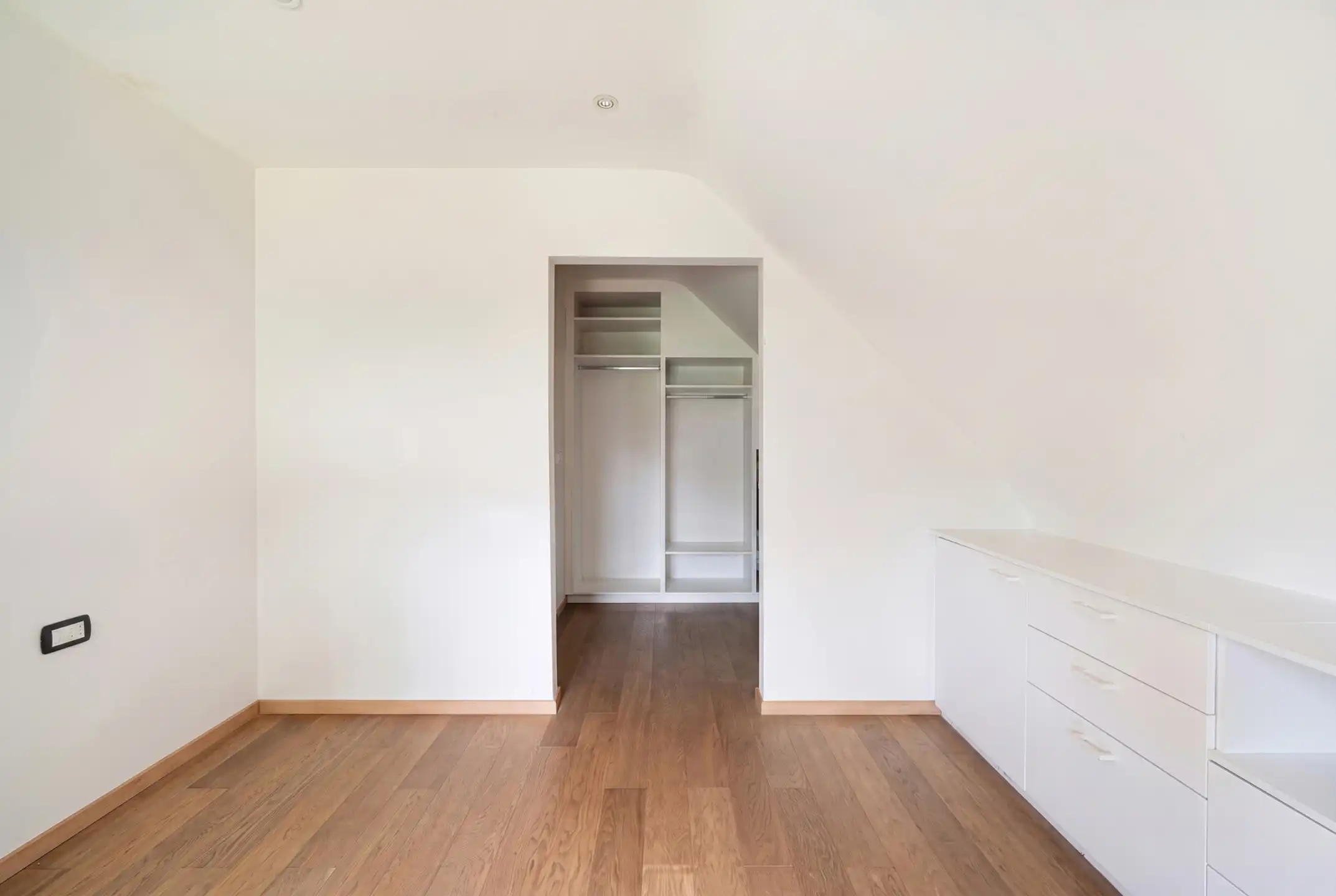 Vrijstaande woning met open zichten over de Damse polders foto 24