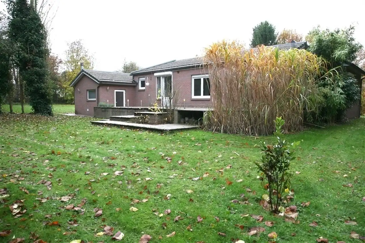 Zeer rustig gelegen gelijkvloerse woning met 3 slpk. foto 27