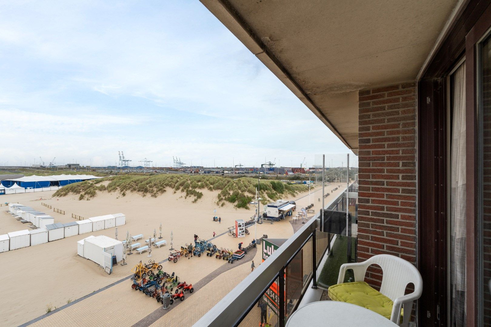 Ruim appartement met 2 slaapkamer op de Zeedijk foto 13