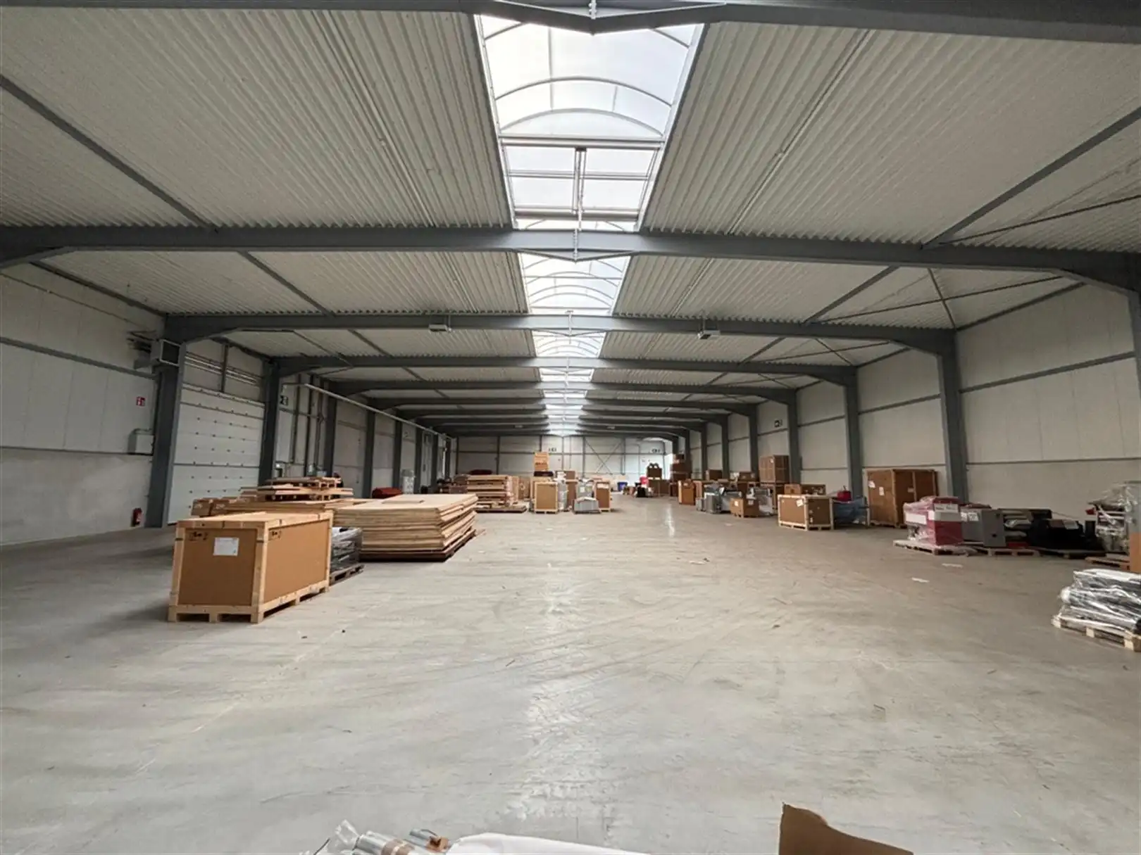 Te Huur logistieke loods te Lier foto 5