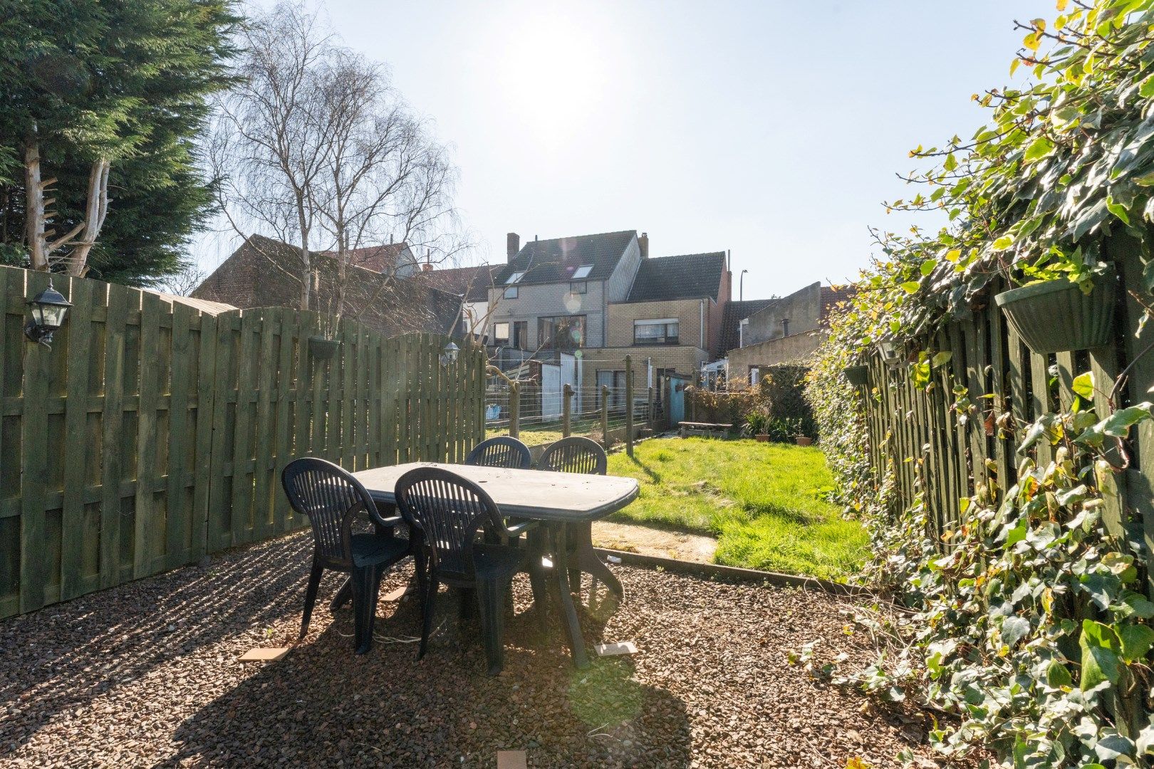 Volledig te renoveren stadswoning met zonnige tuin en tal van mogelijkheden op strategische ligging! foto 5