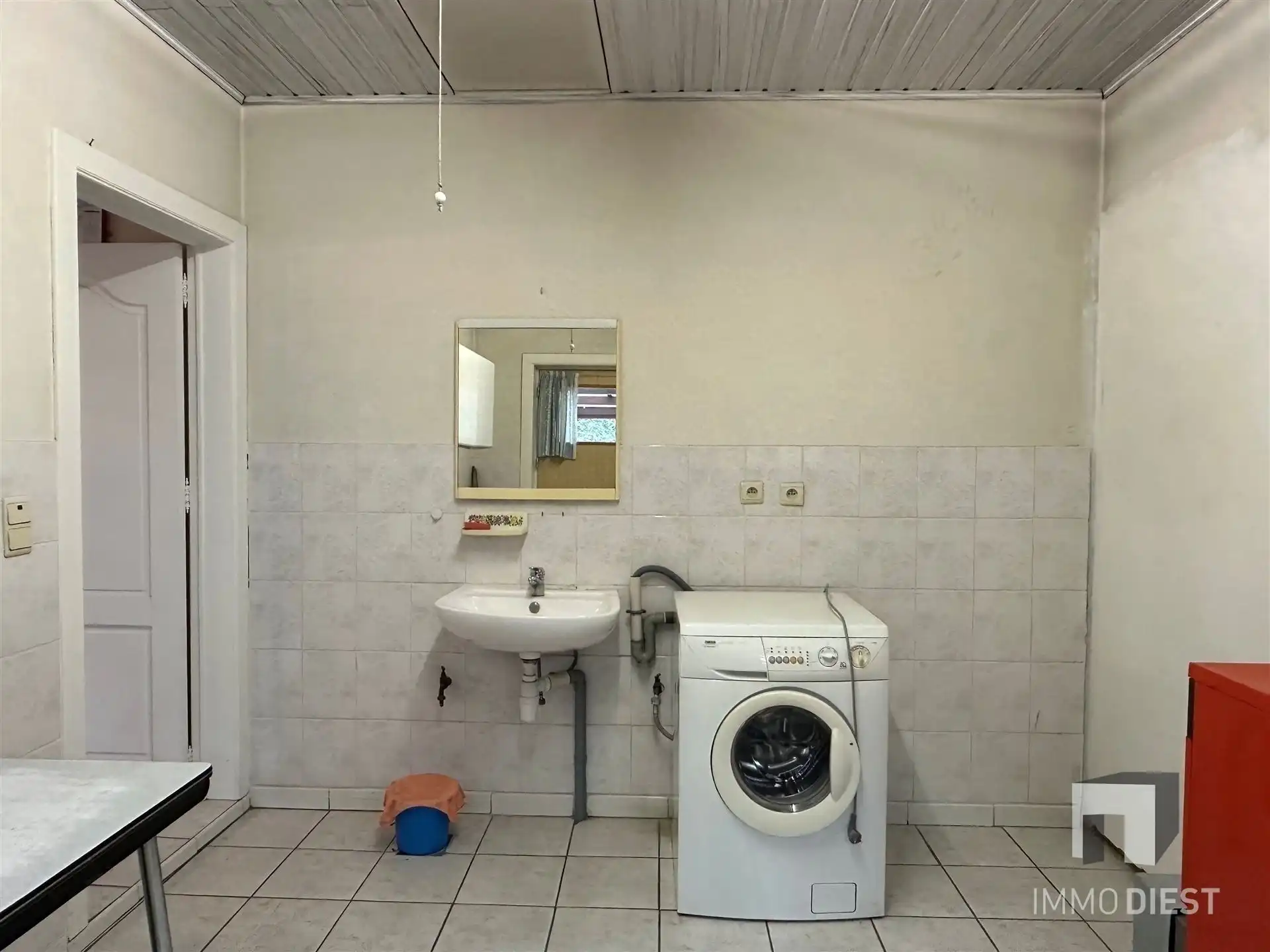 Woning met stalling/opslagplaats en weiland foto 18