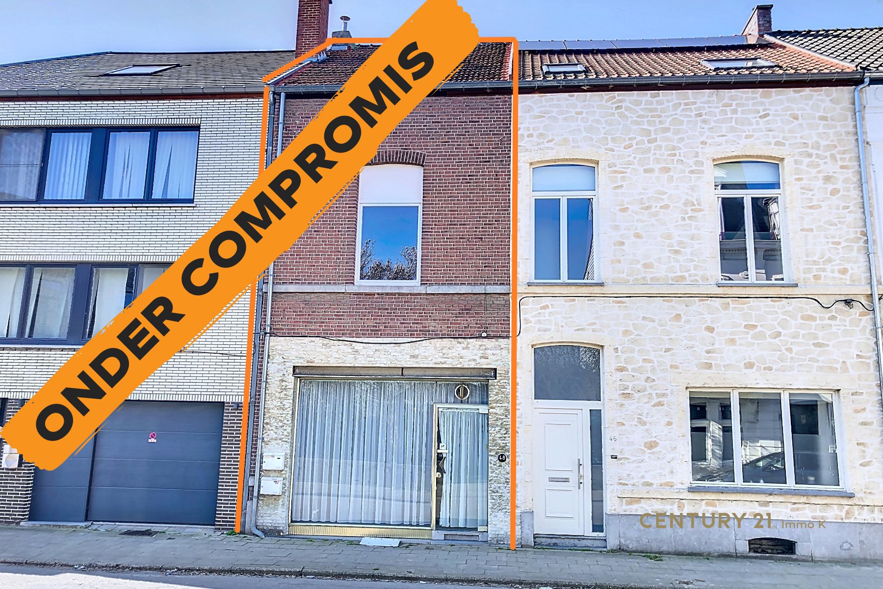 Huis en app. met 2 huisnrs., toonzaal, garage in centrum   foto {{pictureIndex}}